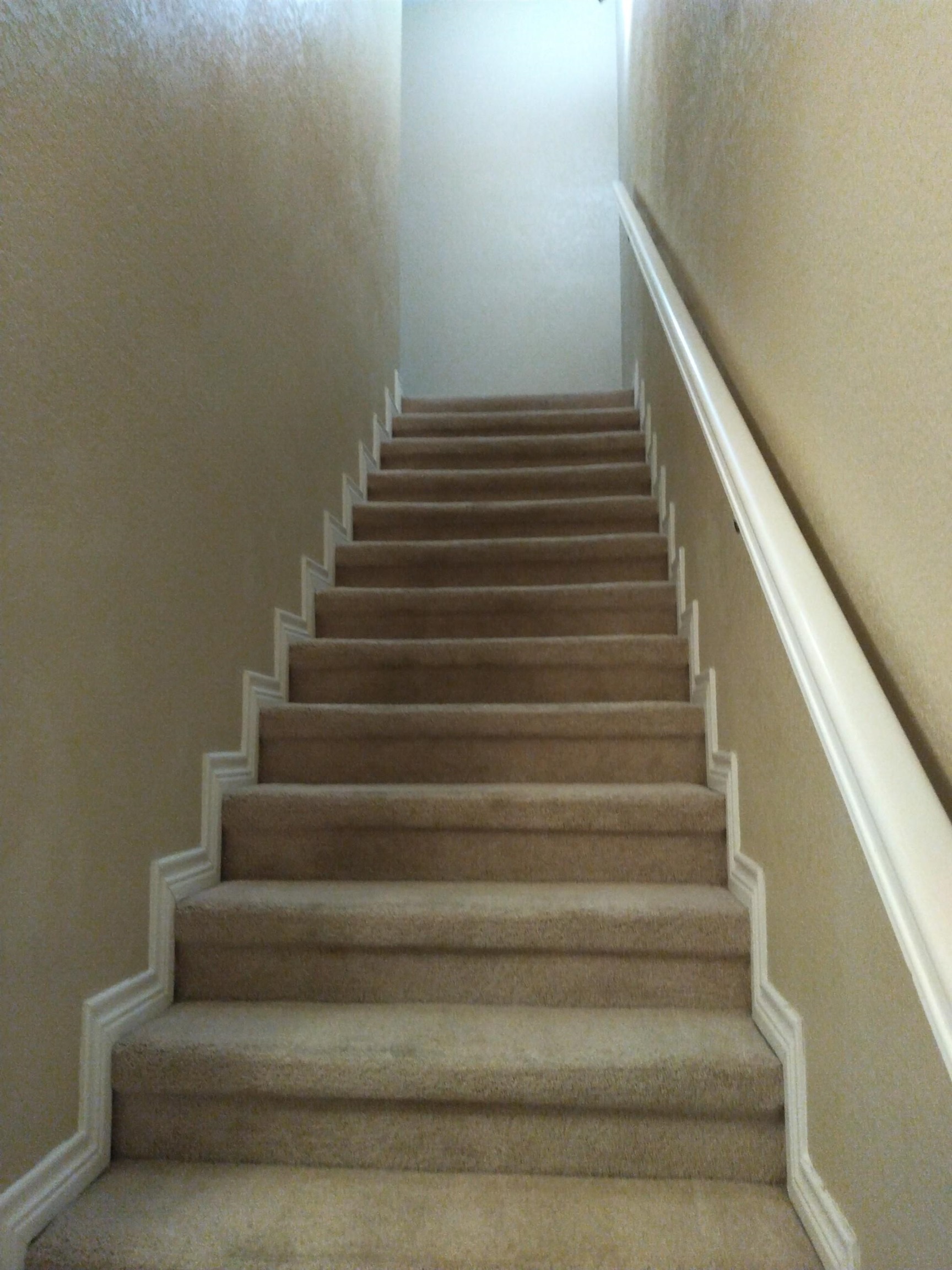 Image 9 of 17 For 603 8th - Unit D E