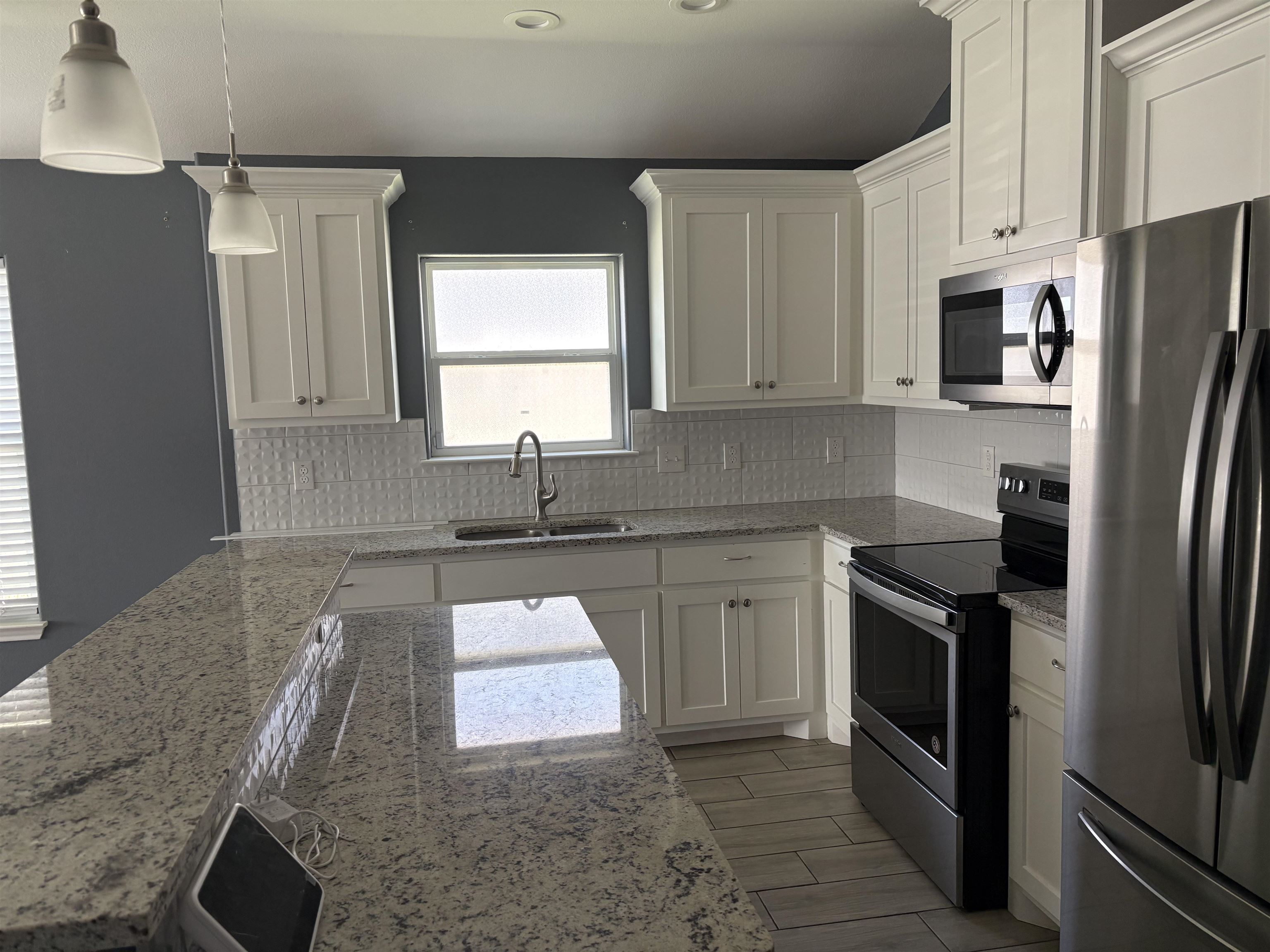 Image 2 of 8 For 1020 Tesoro Stone