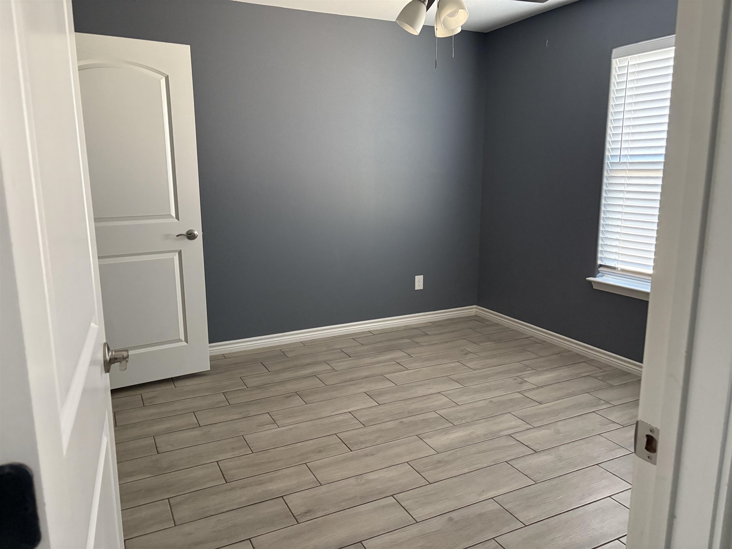 Image 4 of 8 For 1020 Tesoro Stone