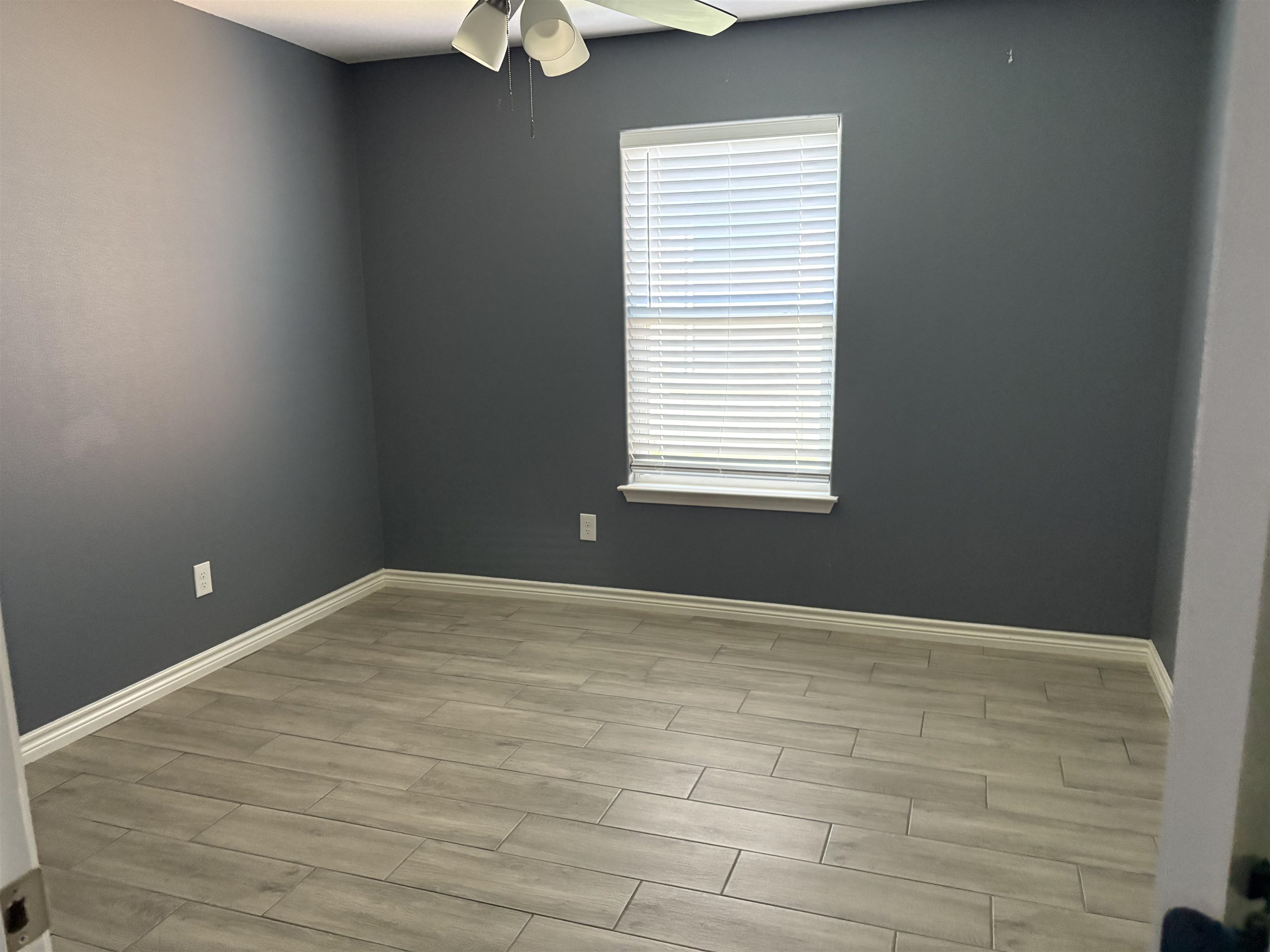 Image 5 of 8 For 1020 Tesoro Stone