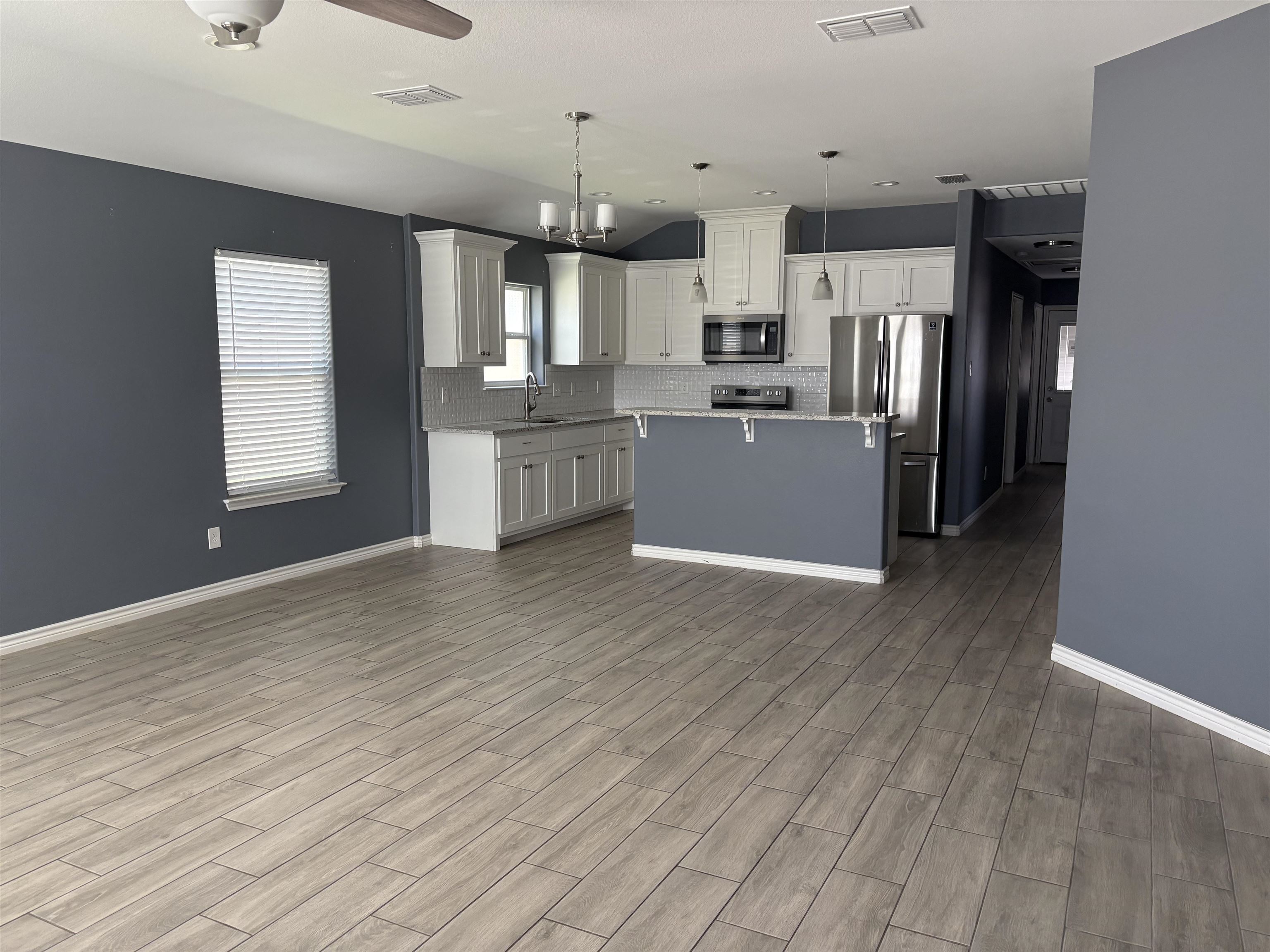 Image 8 of 8 For 1020 Tesoro Stone