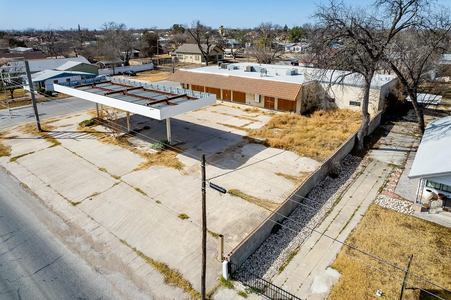 Image 12 of 50 For 811 Las Vacas