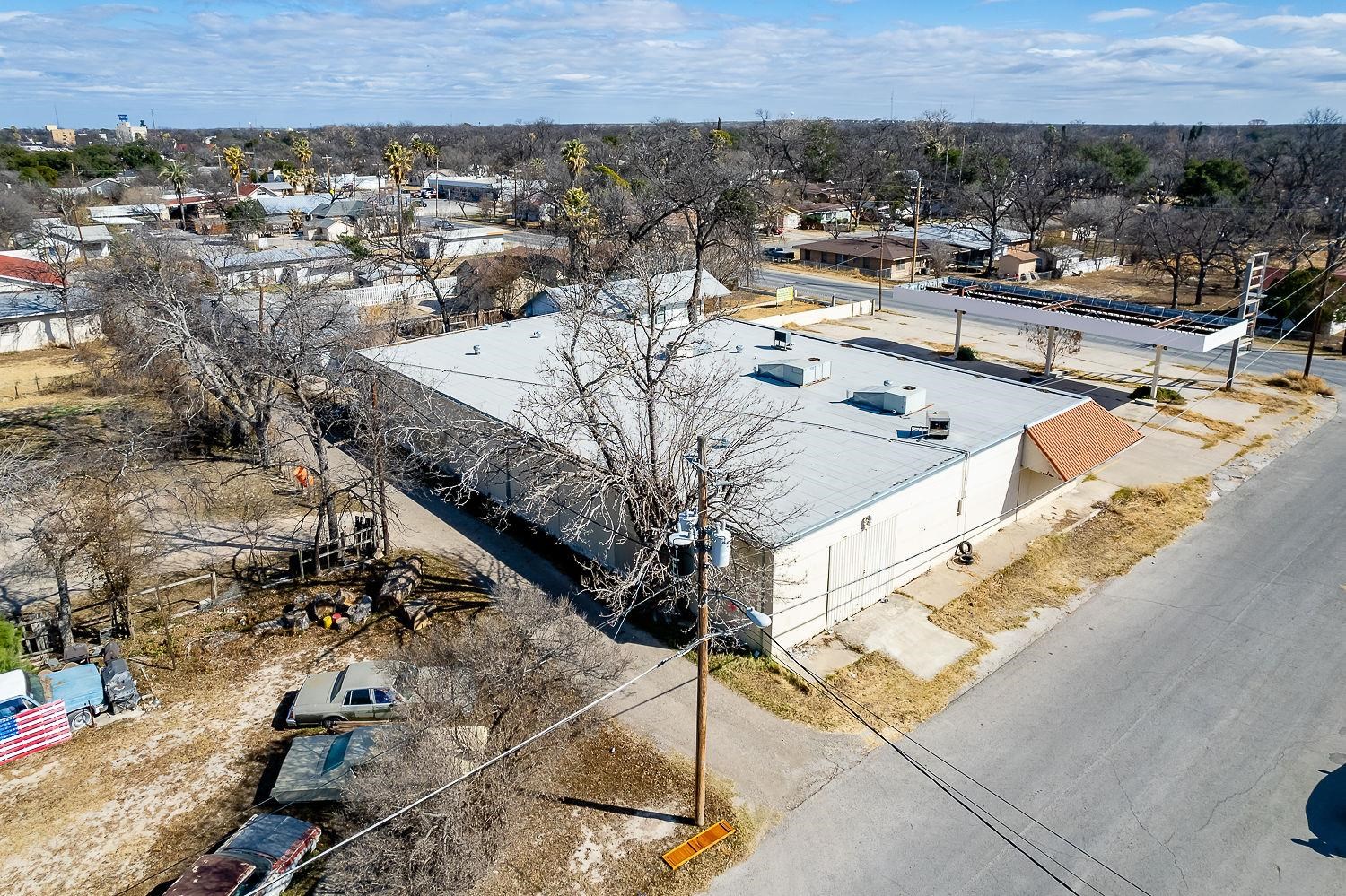 Image 13 of 50 For 811 Las Vacas