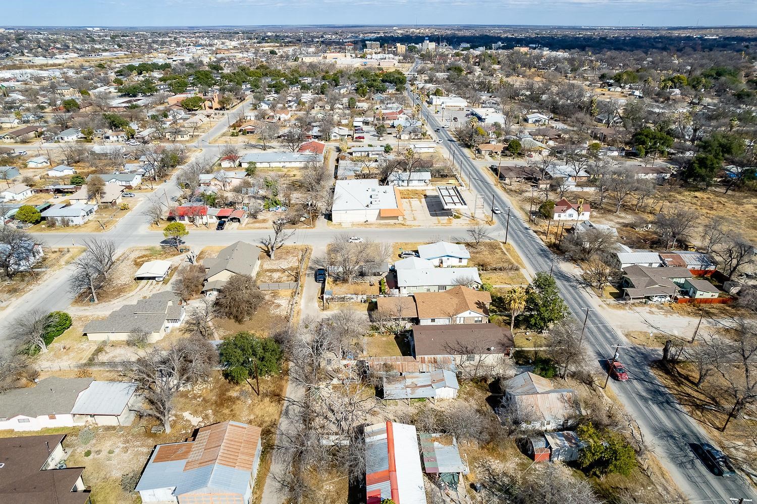 Image 16 of 50 For 811 Las Vacas