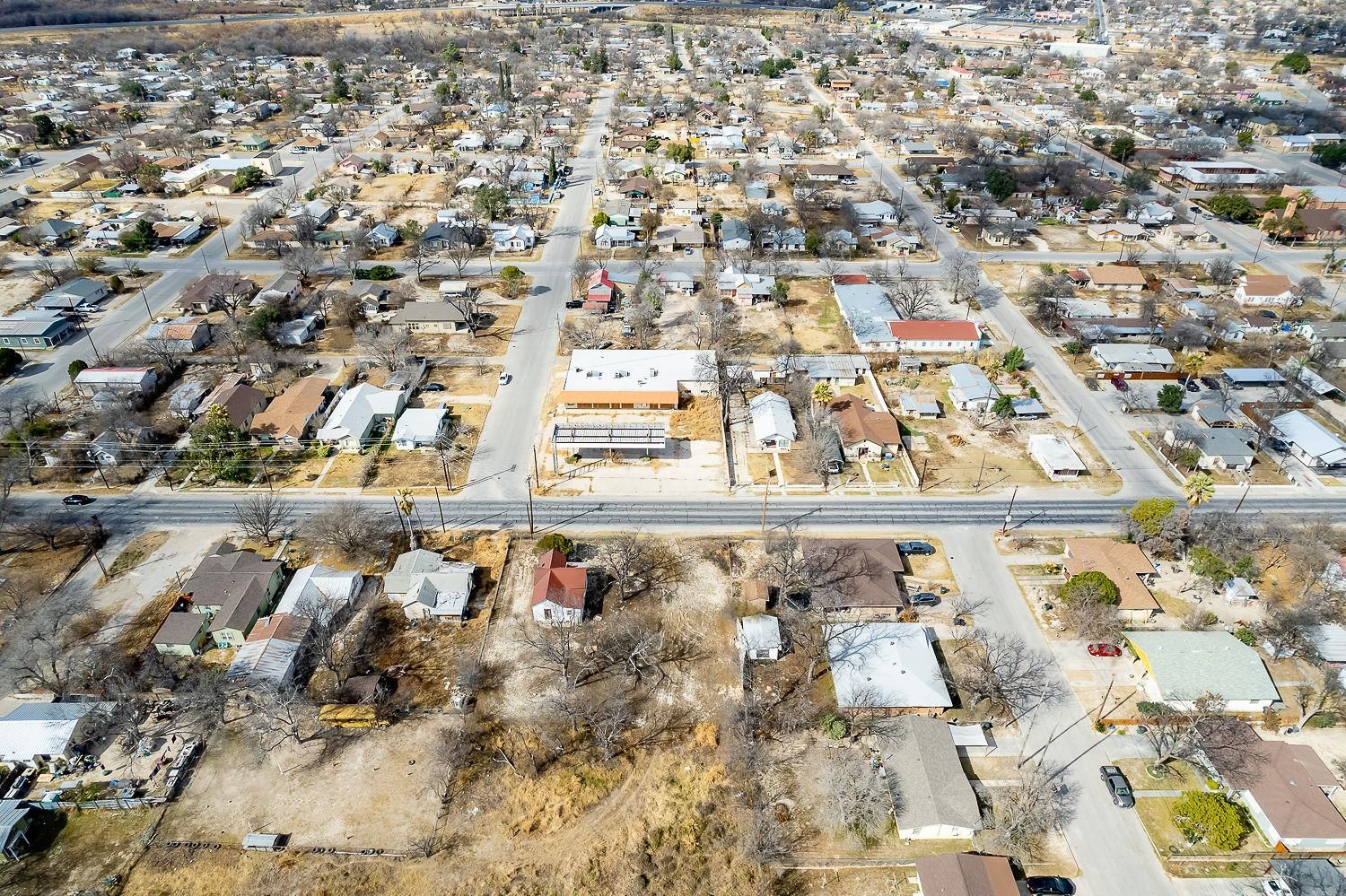 Image 24 of 50 For 811 Las Vacas