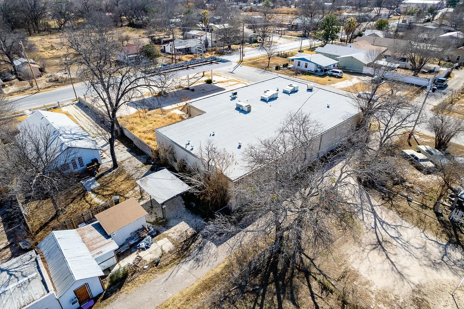 Image 27 of 50 For 811 Las Vacas