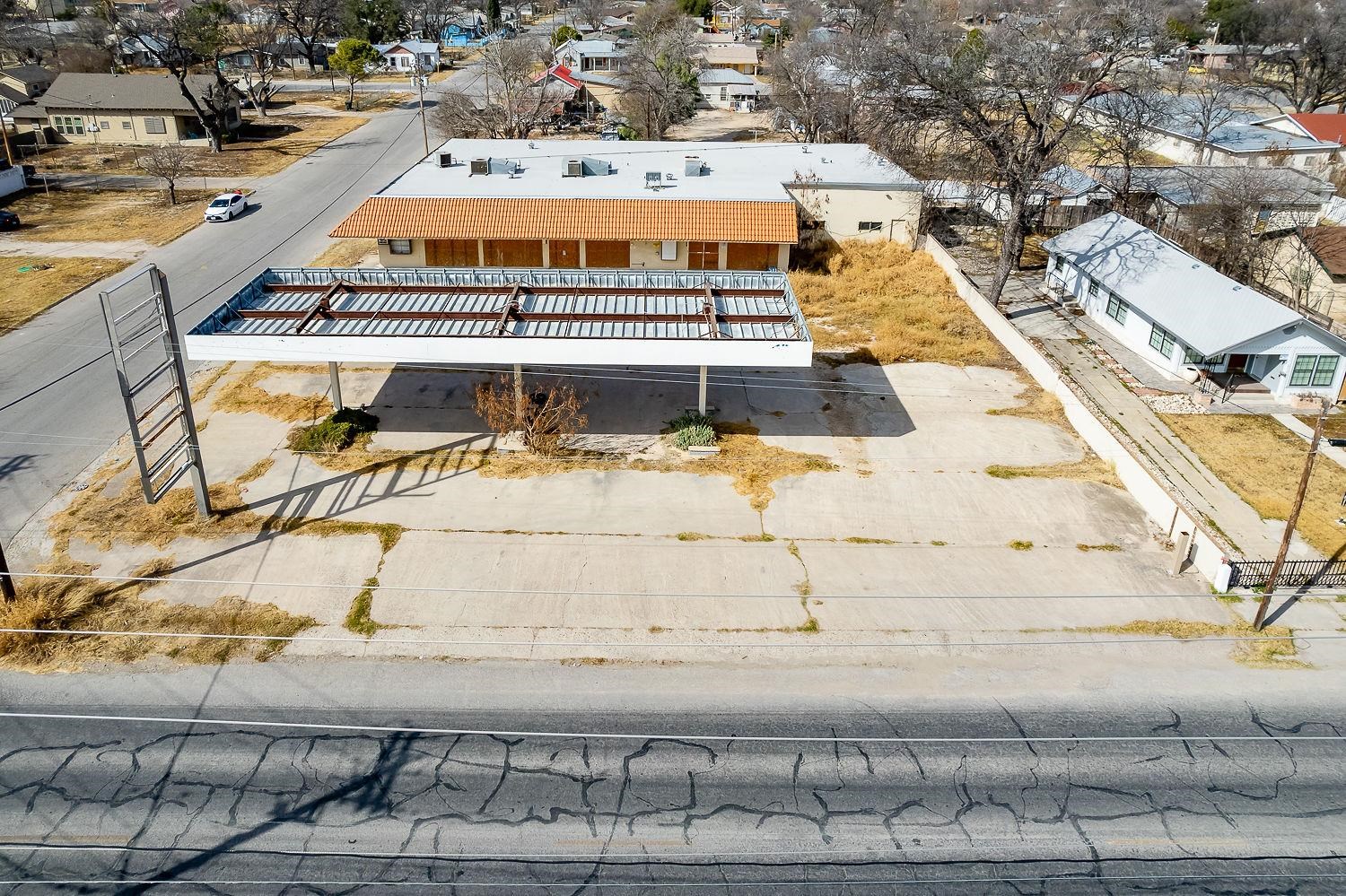 Image 5 of 50 For 811 Las Vacas