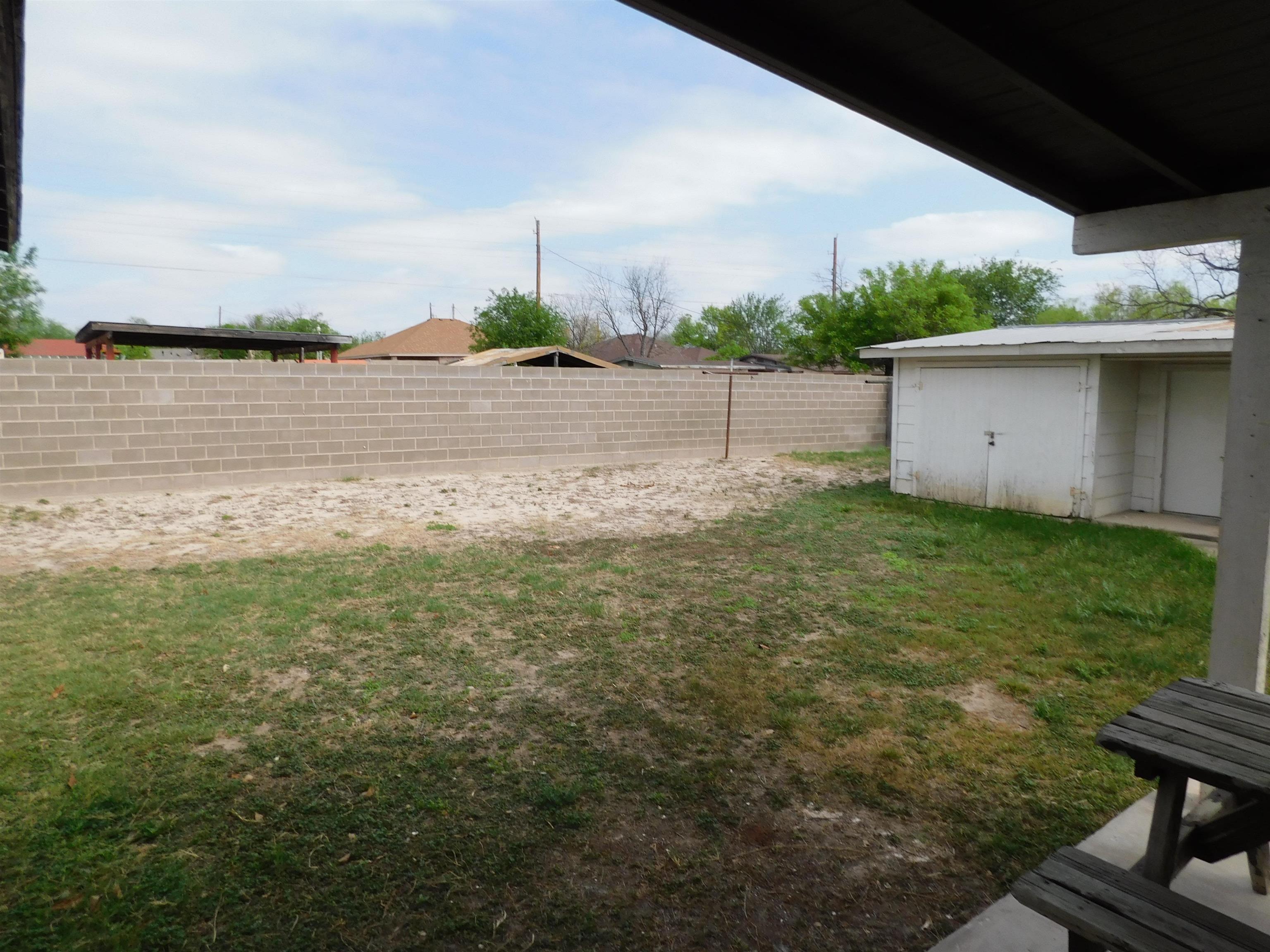 Image 16 of 17 For 610 7th W