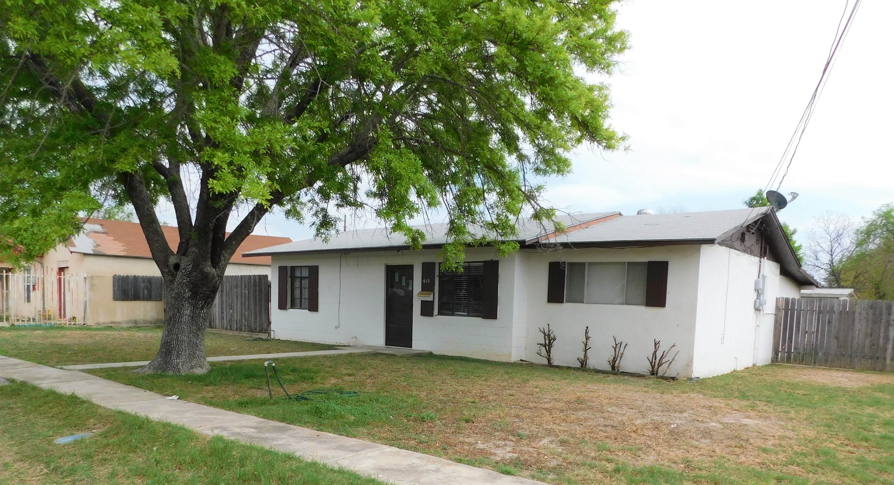 Image 2 of 17 For 610 7th W