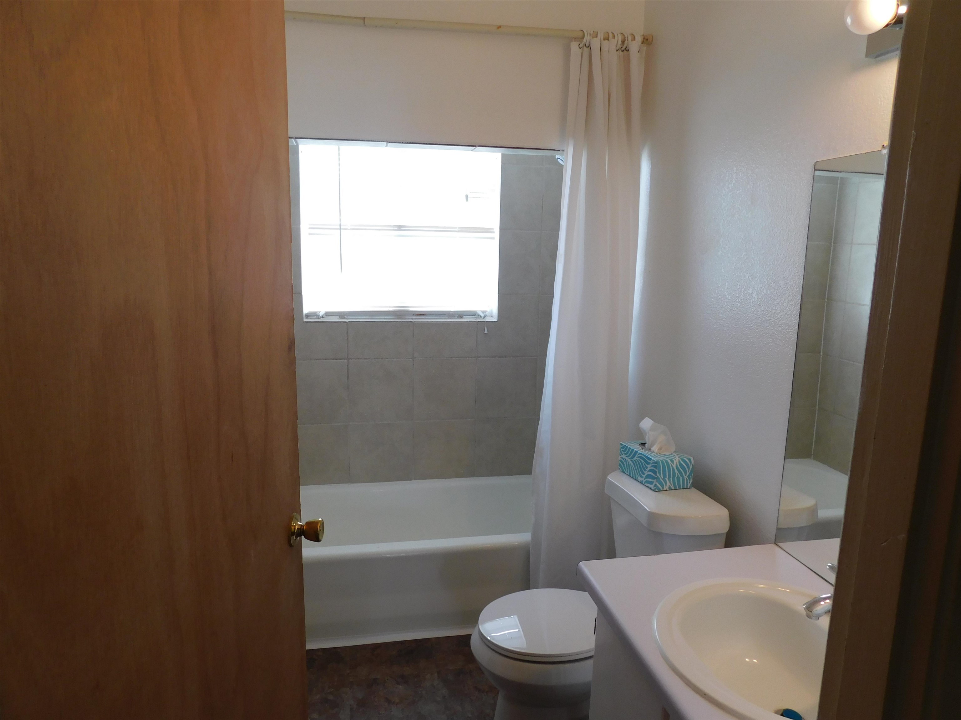 Image 9 of 17 For 610 7th W