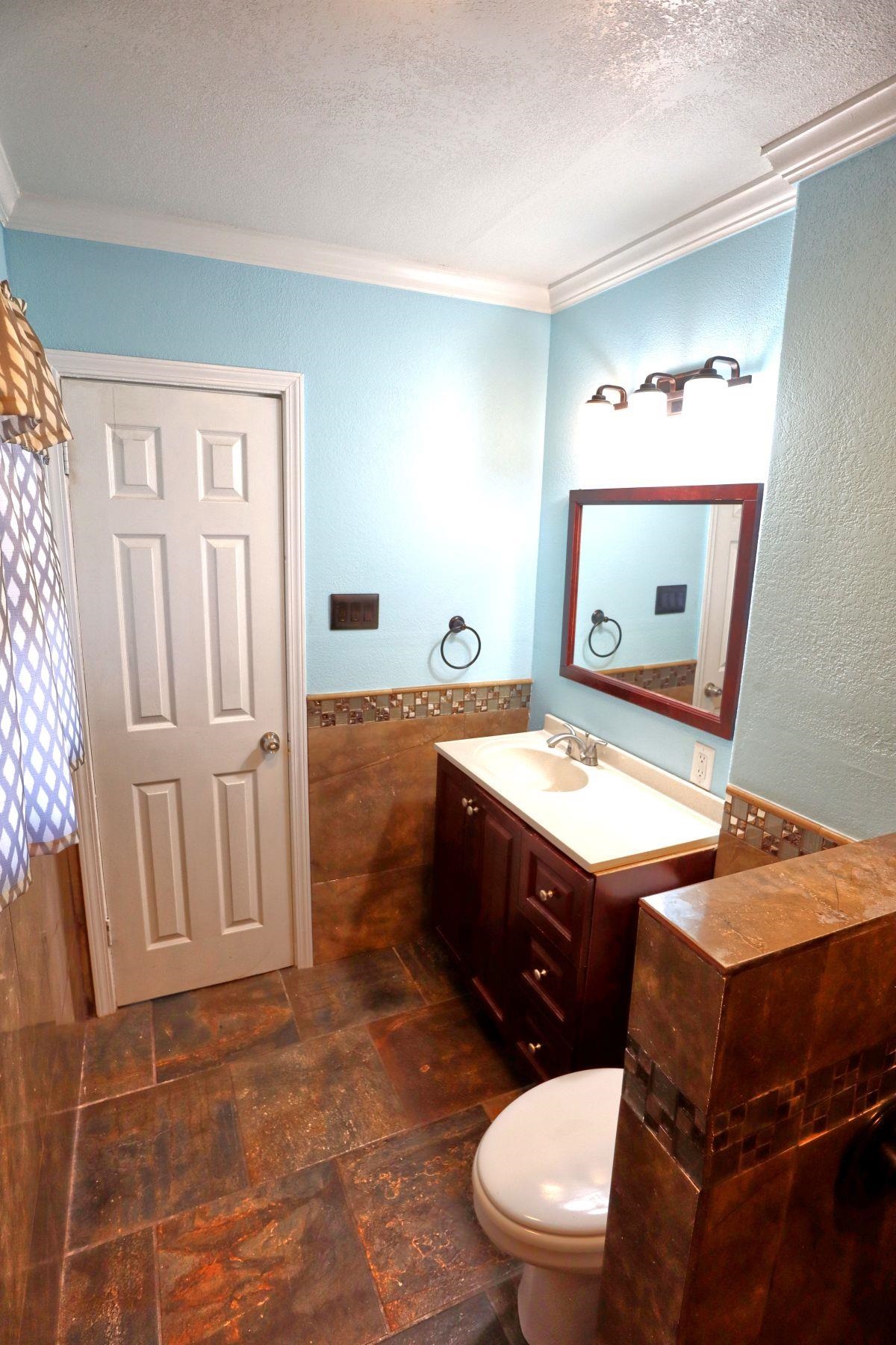 Image 12 of 19 For 209 Margaret