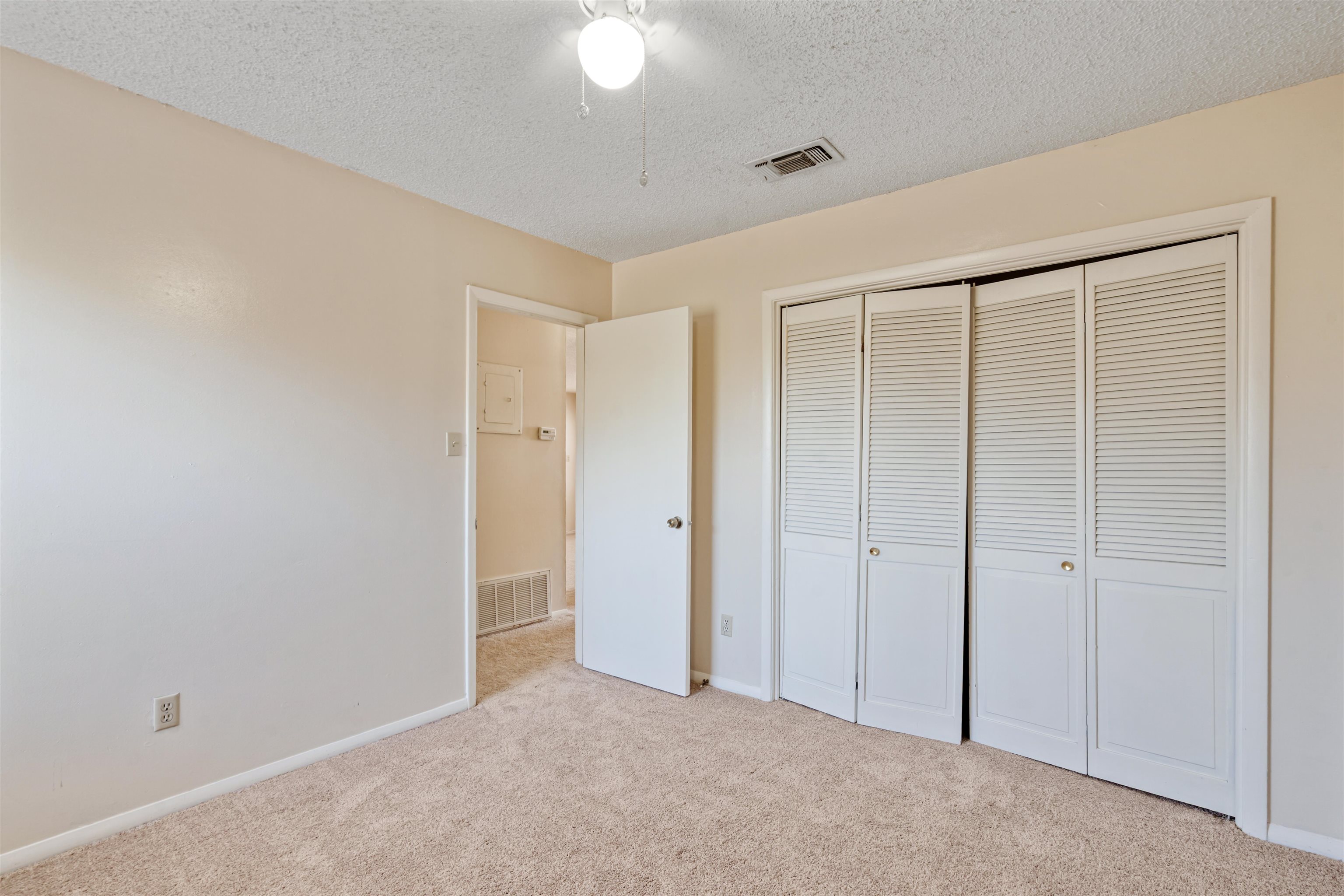 Image 12 of 17 For 221 Mary Lou