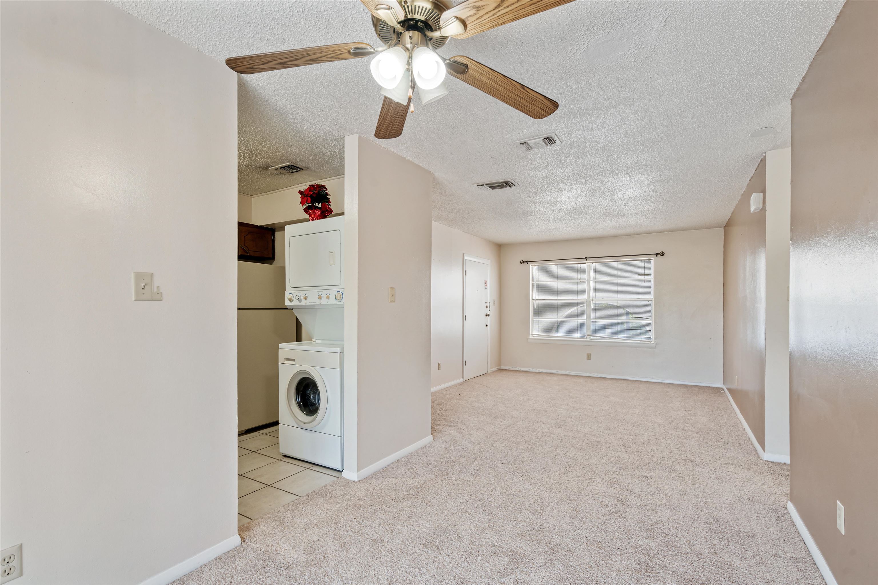 Image 5 of 17 For 221 Mary Lou