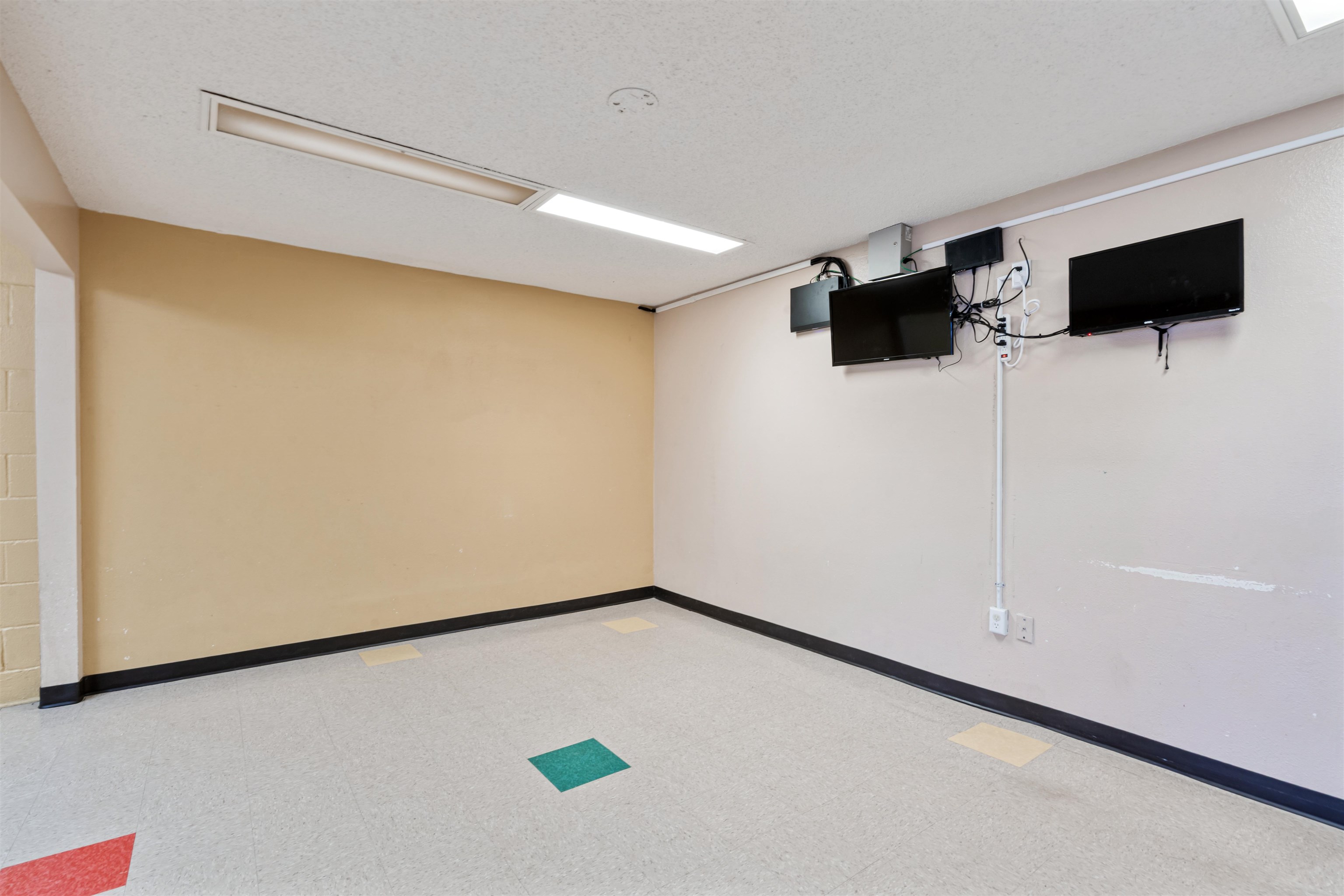 Image 10 of 48 For 3603 Veterans