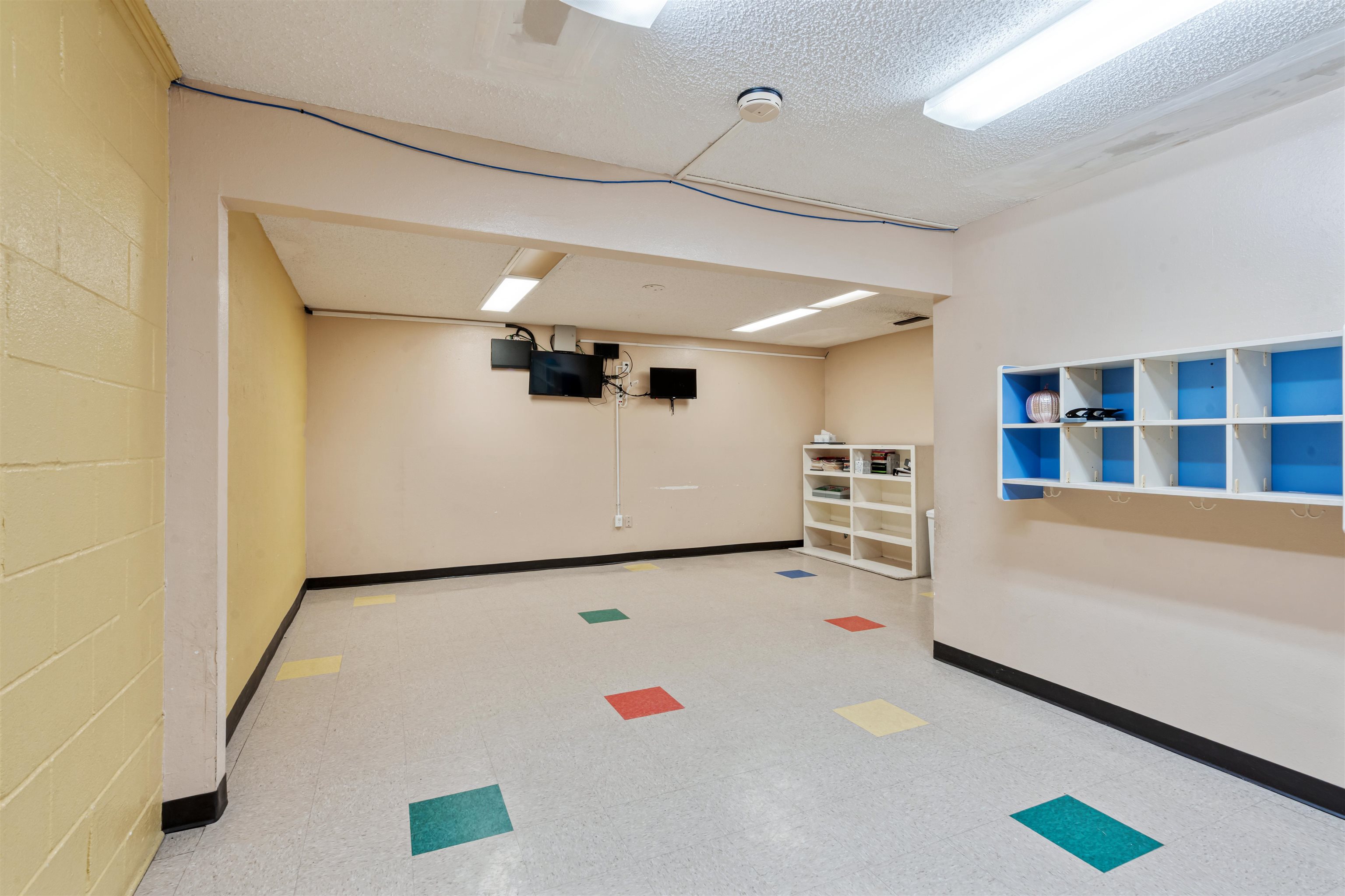 Image 13 of 48 For 3603 Veterans