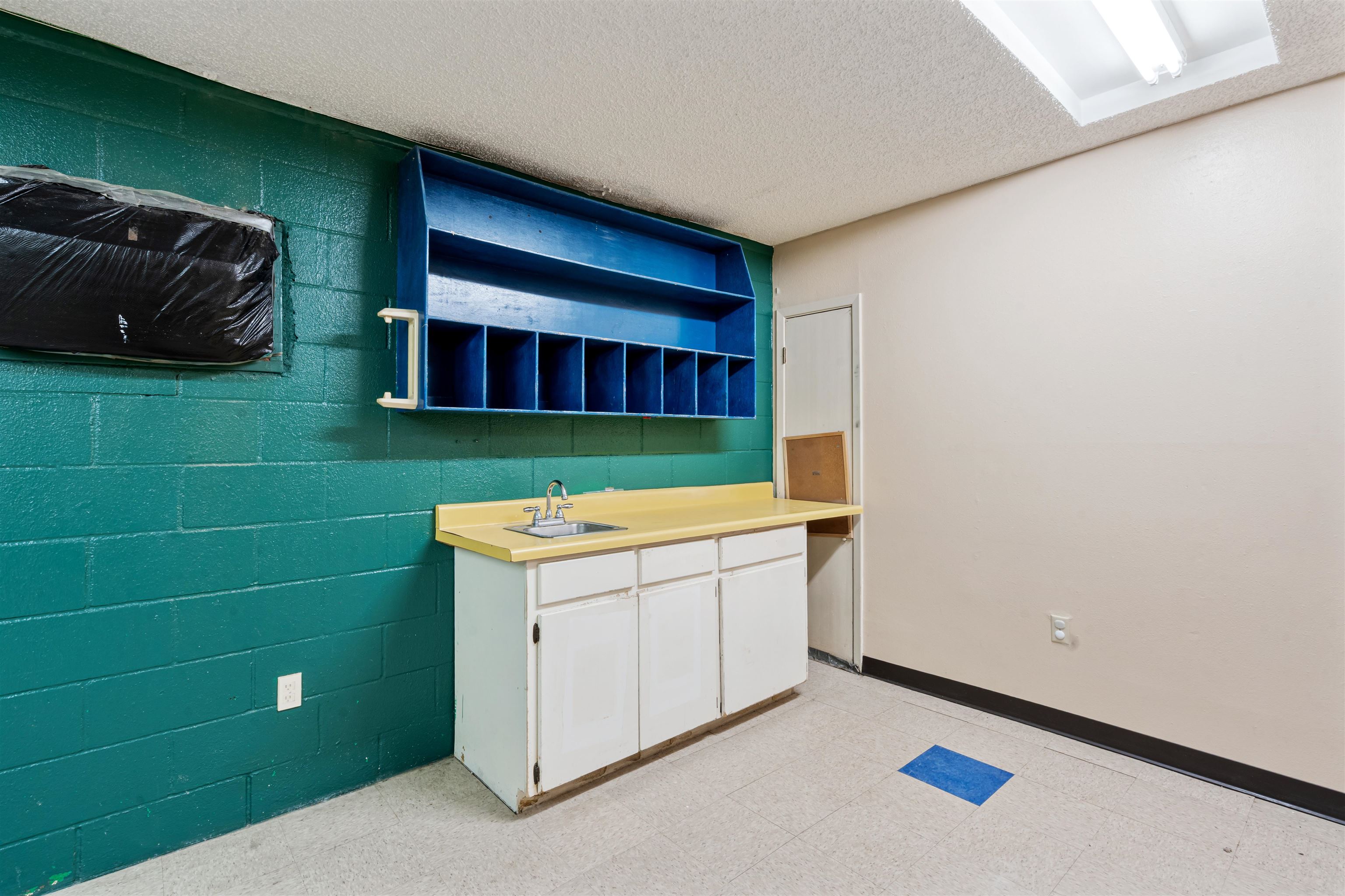 Image 30 of 48 For 3603 Veterans