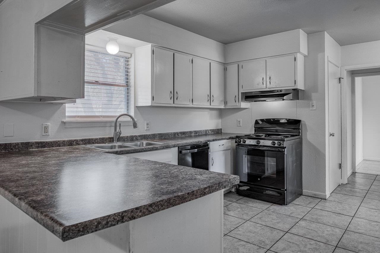 Image 11 of 20 For 243 Elizabeth