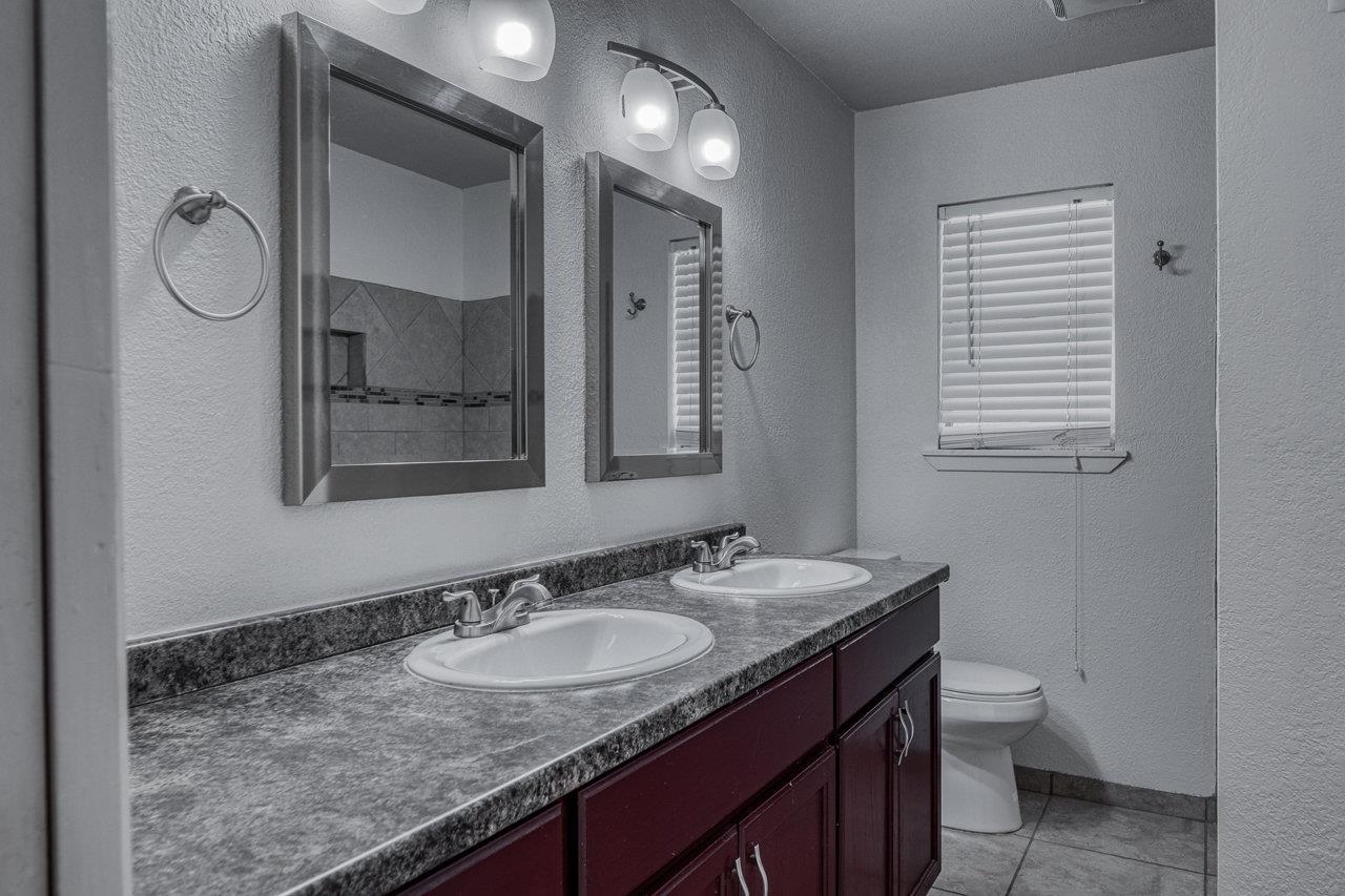 Image 12 of 20 For 243 Elizabeth