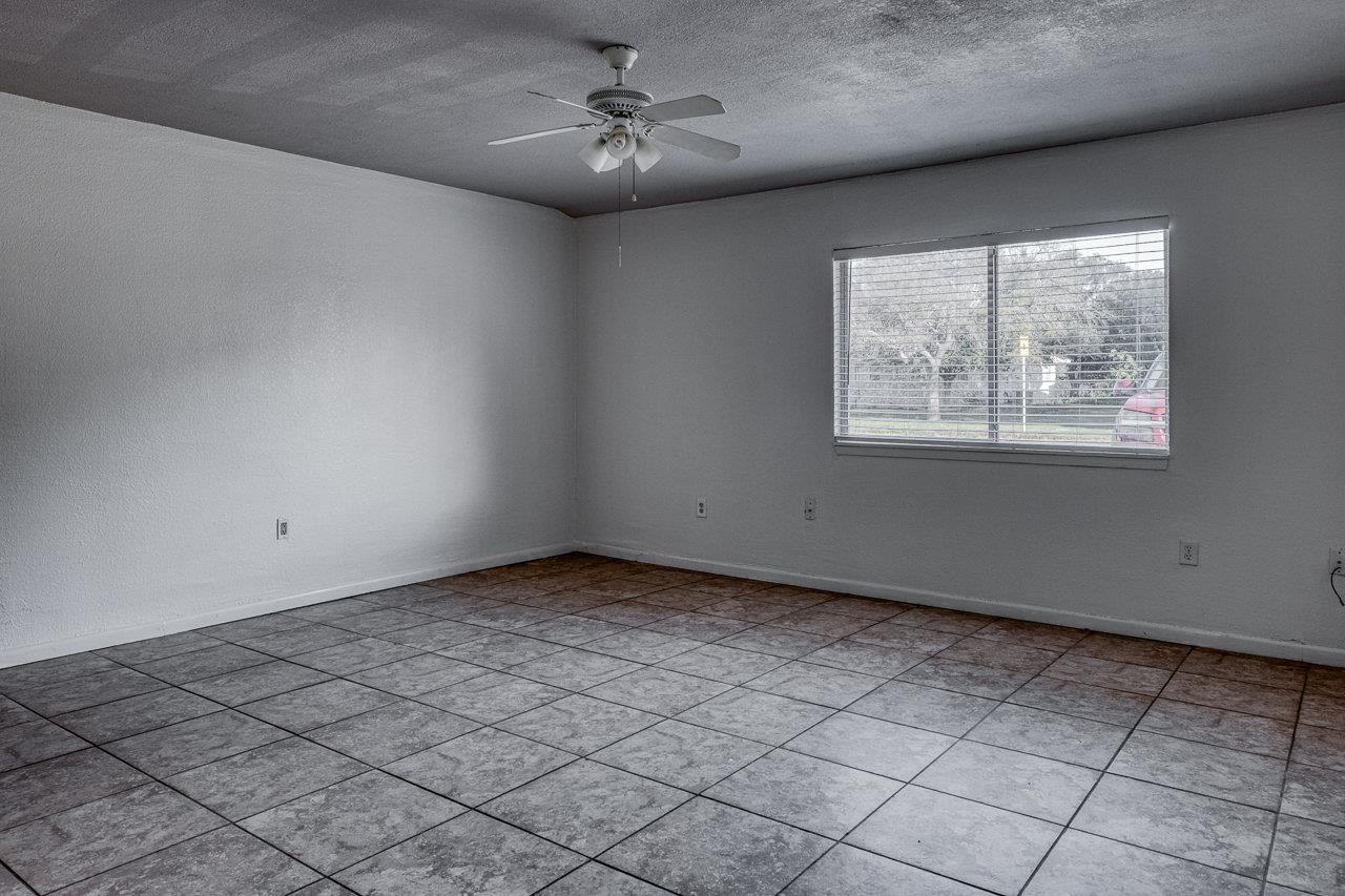 Image 14 of 20 For 243 Elizabeth