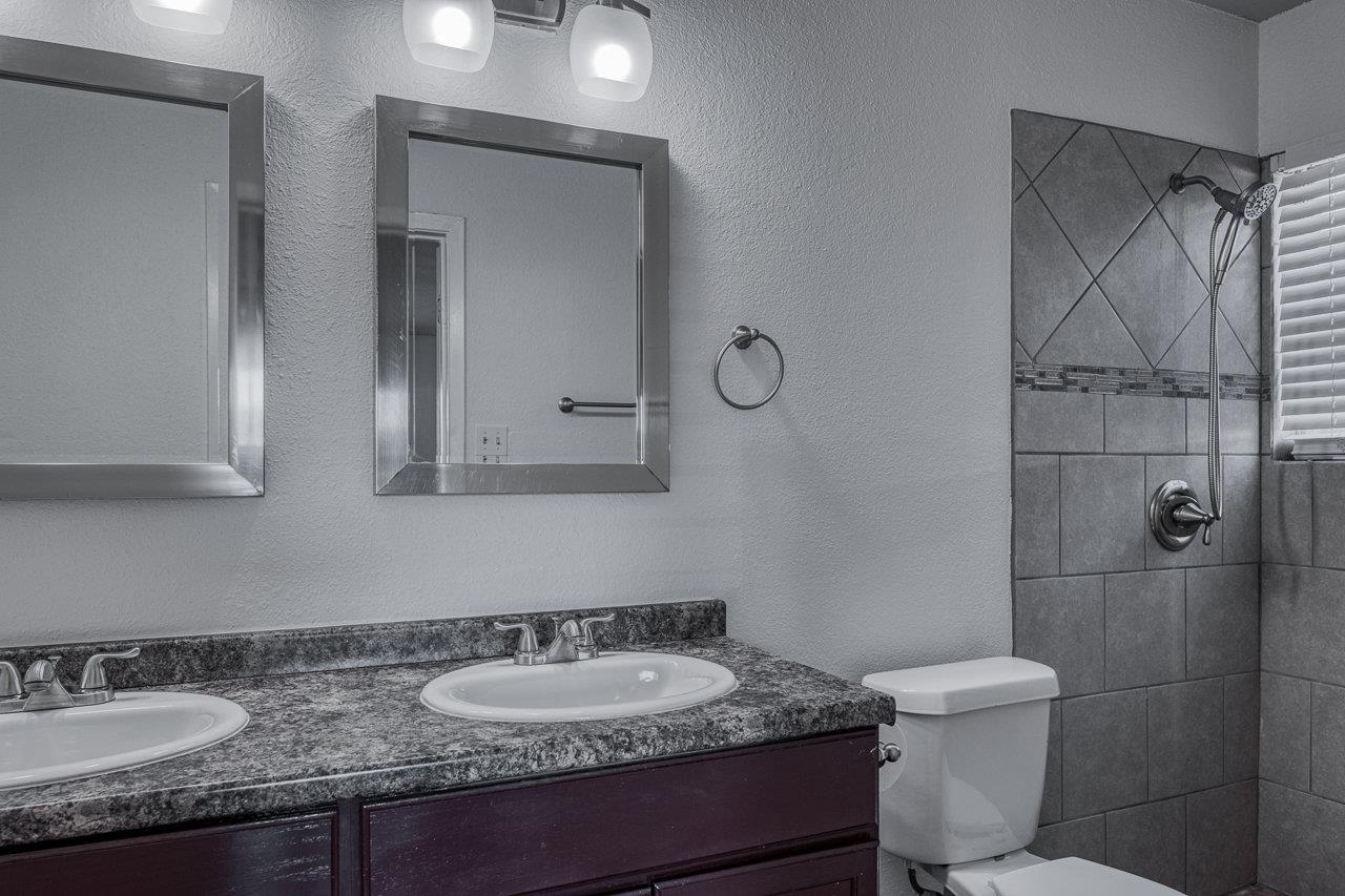 Image 17 of 20 For 243 Elizabeth