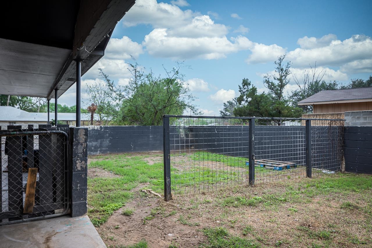 Image 20 of 20 For 243 Elizabeth