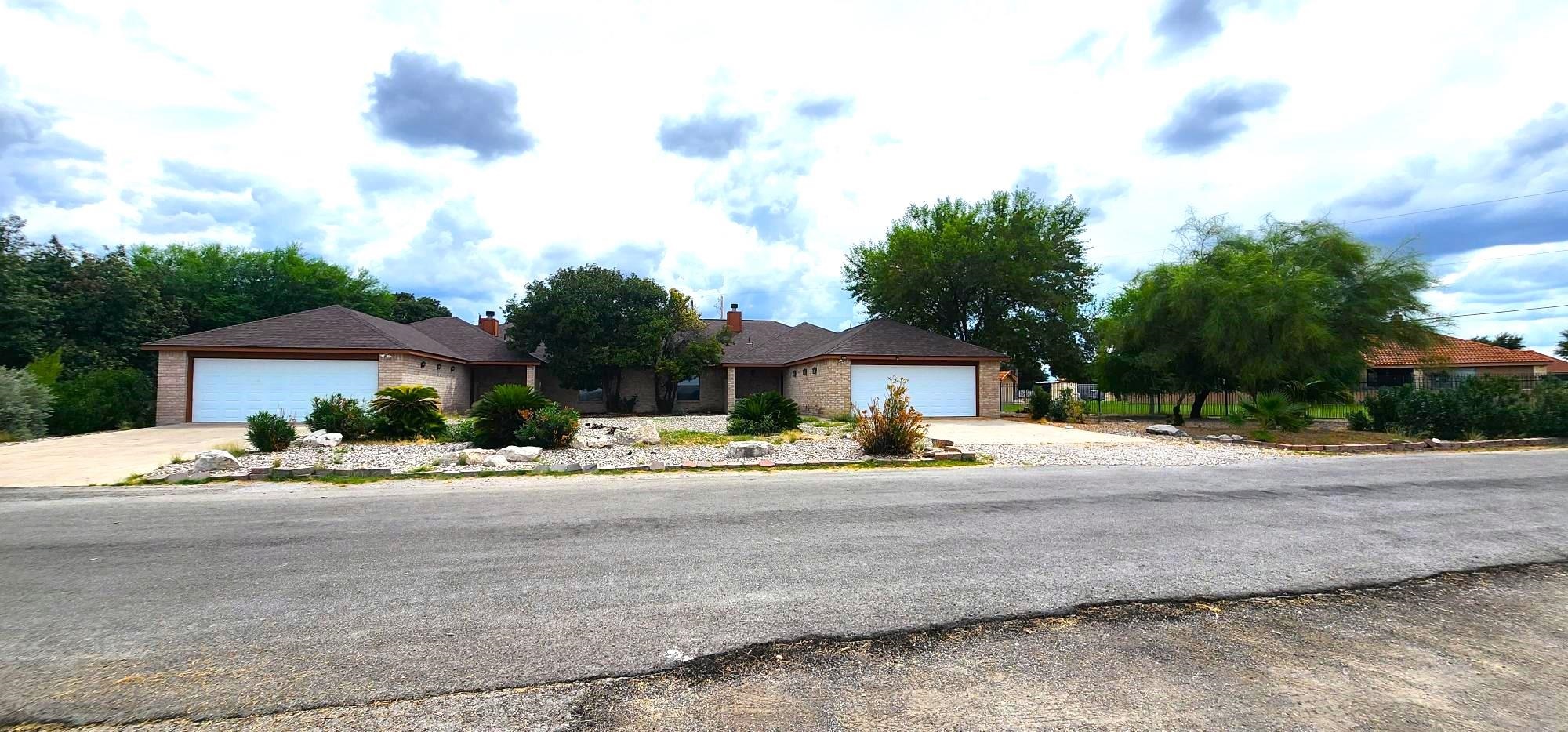 Image 2 of 7 For 760 Lago Vista