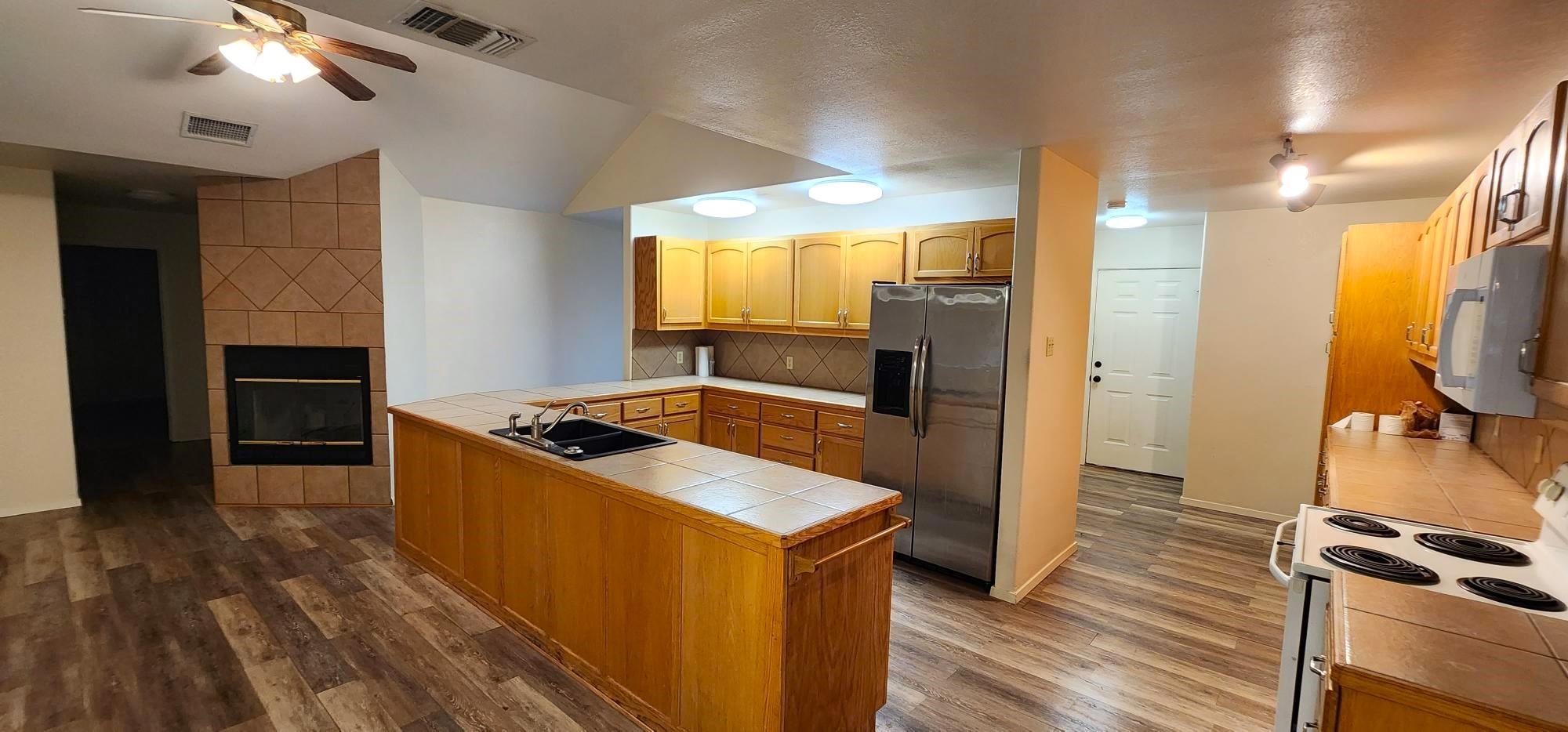 Image 3 of 7 For 760 Lago Vista