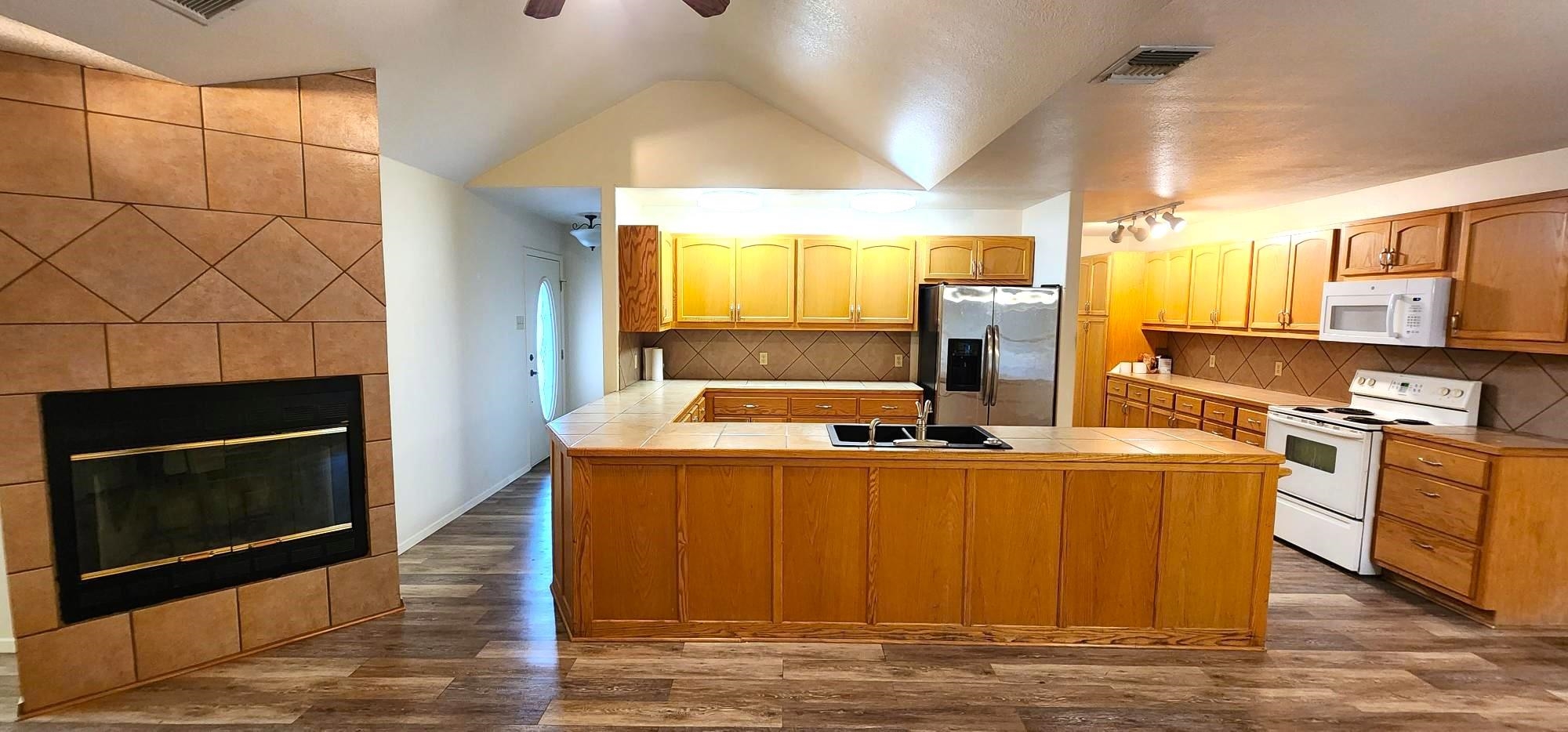 Image 4 of 7 For 760 Lago Vista