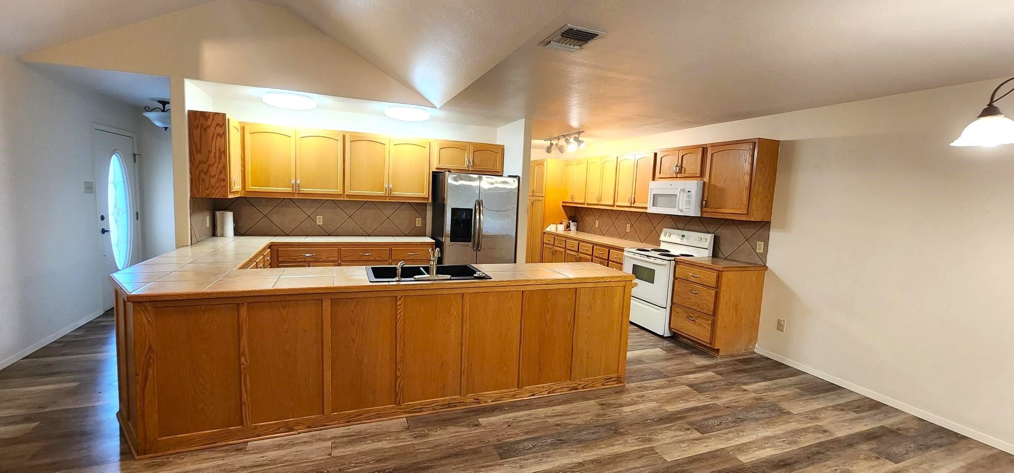 Image 5 of 7 For 760 Lago Vista