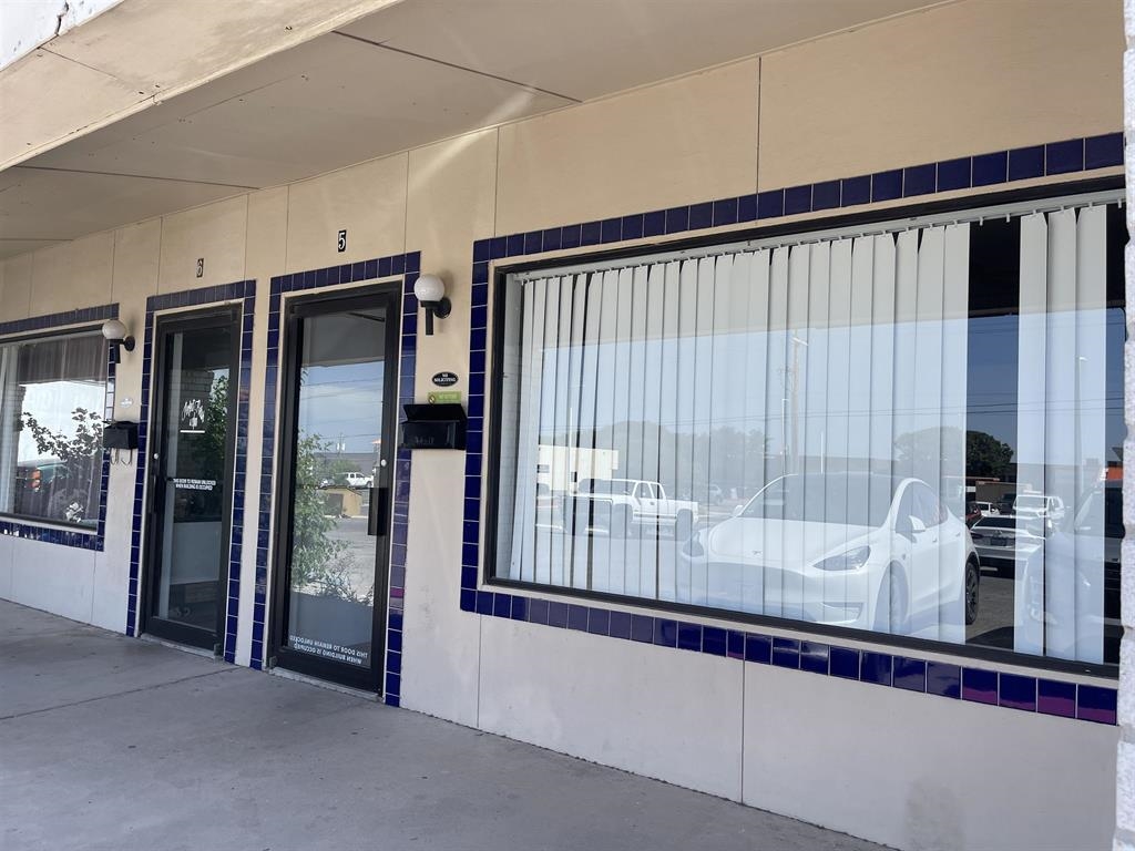 Image 2 of 7 For 2107 Veterans