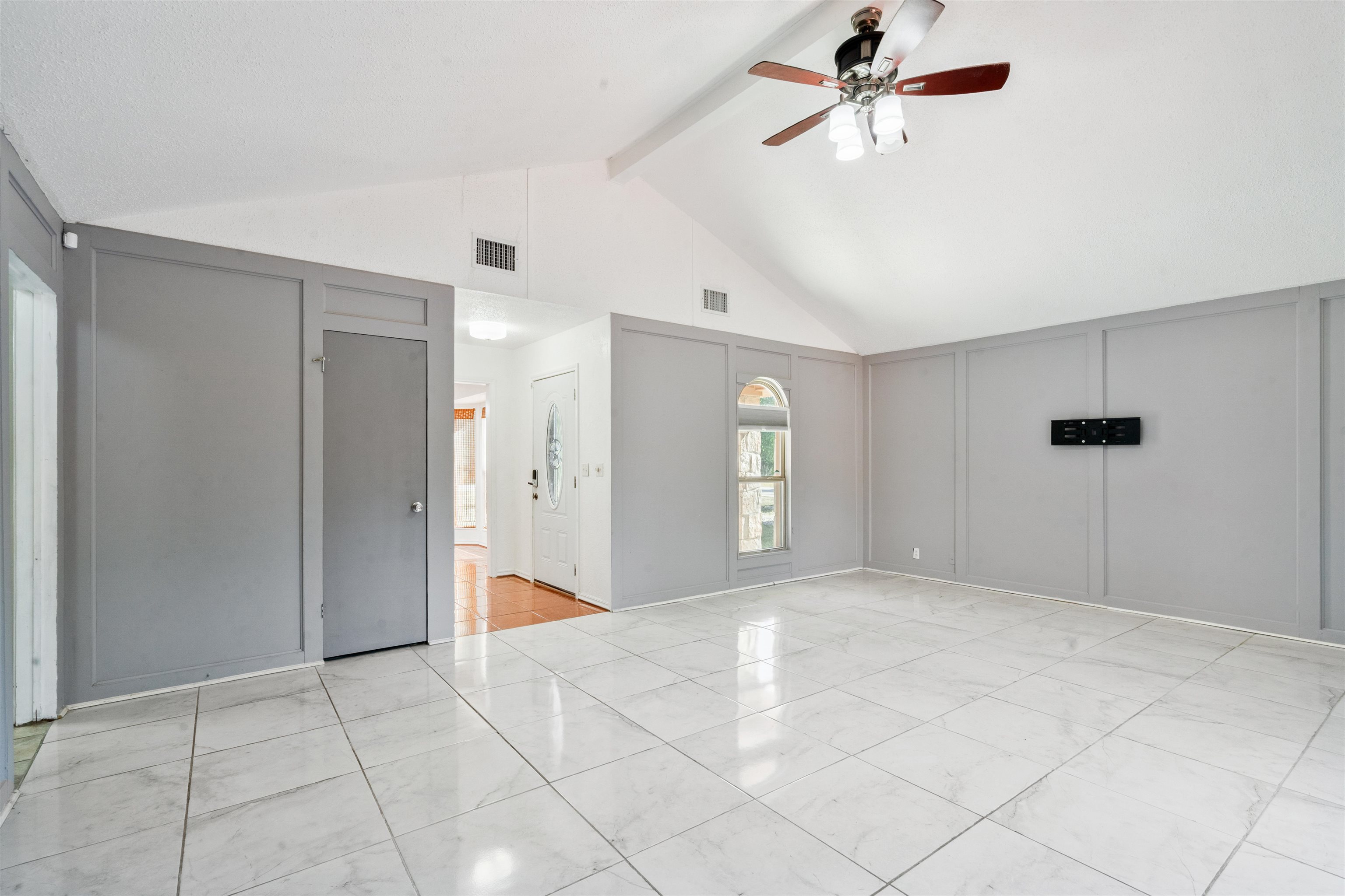 Image 13 of 37 For 1018 Fort Clark