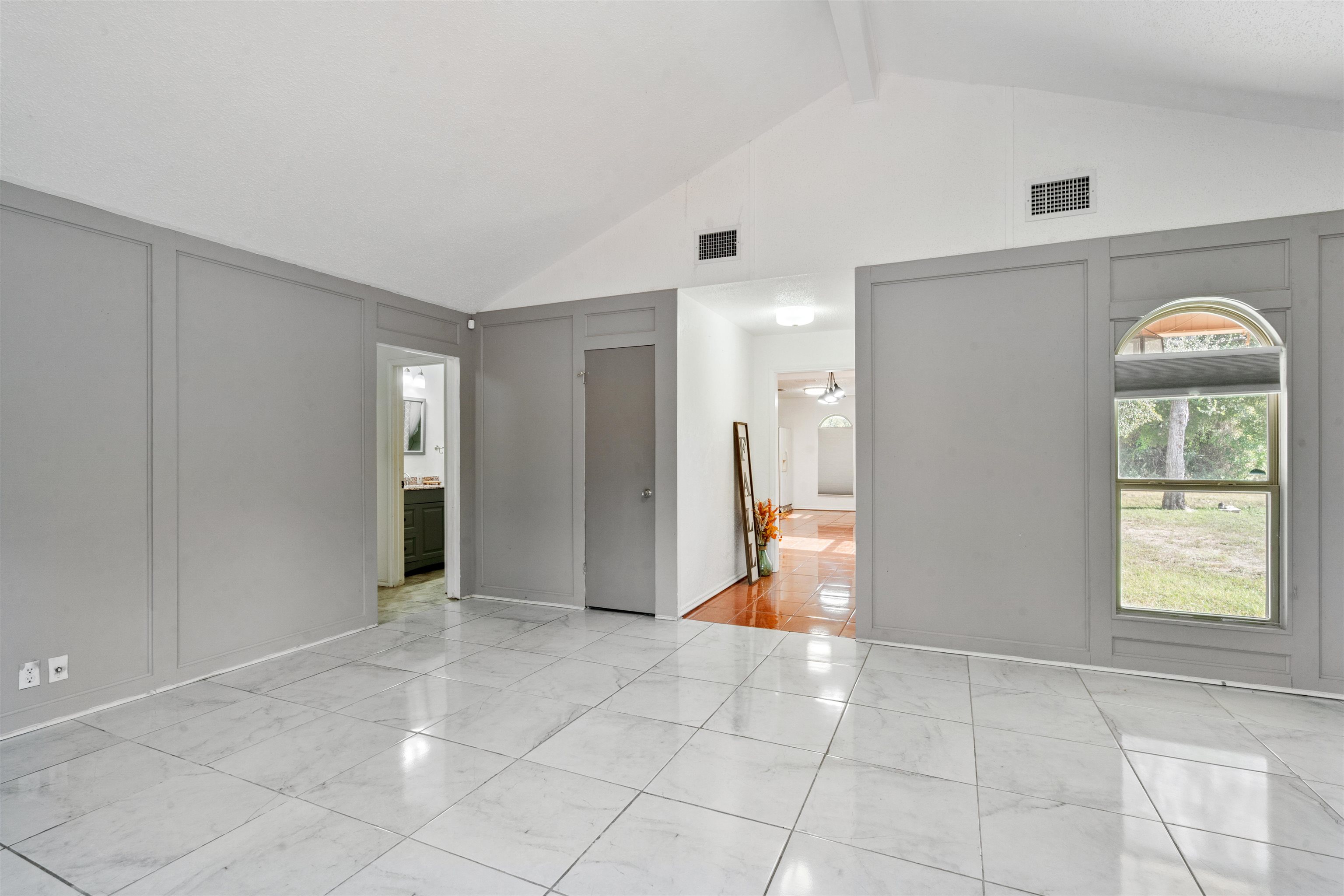 Image 14 of 37 For 1018 Fort Clark