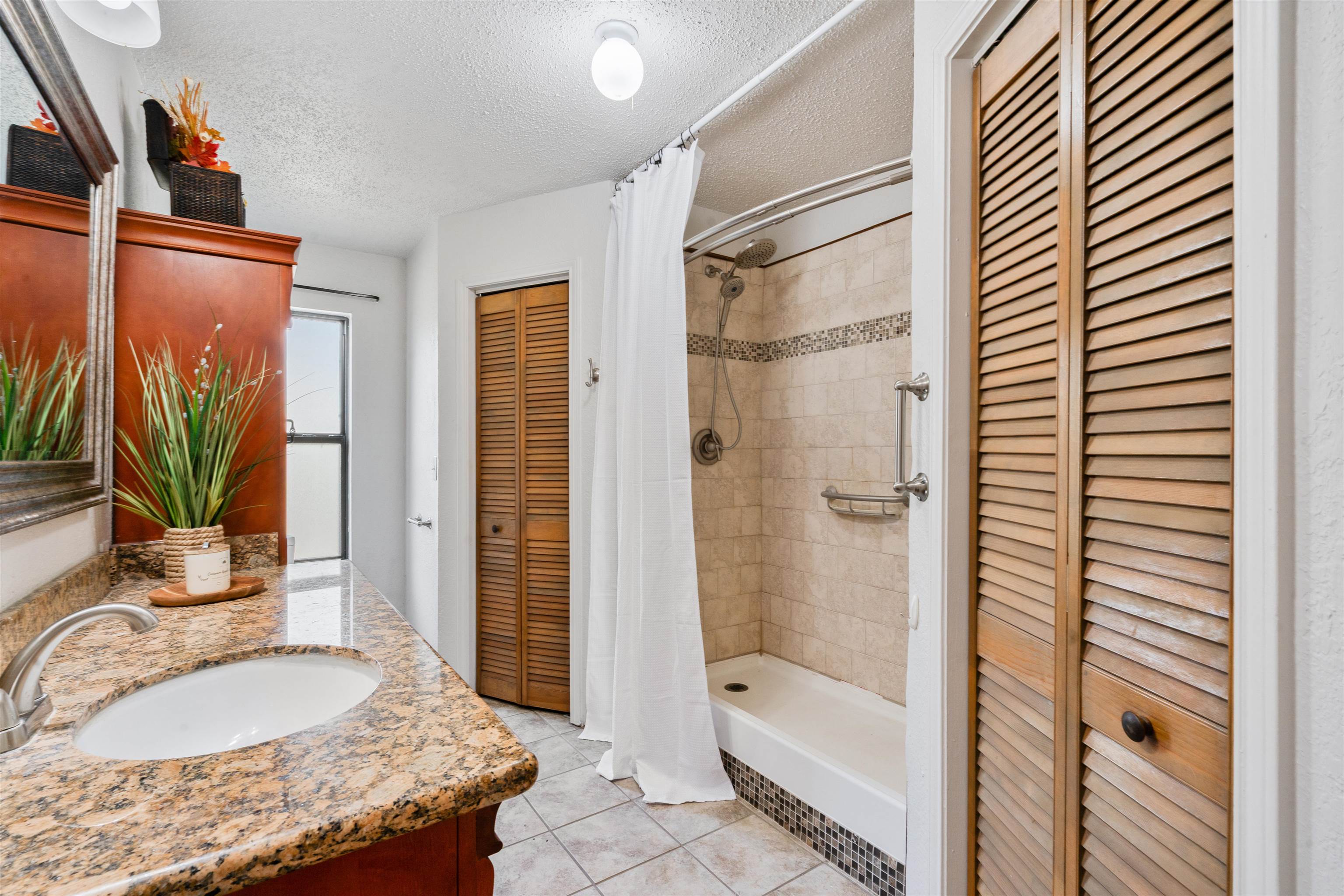 Image 18 of 37 For 1018 Fort Clark