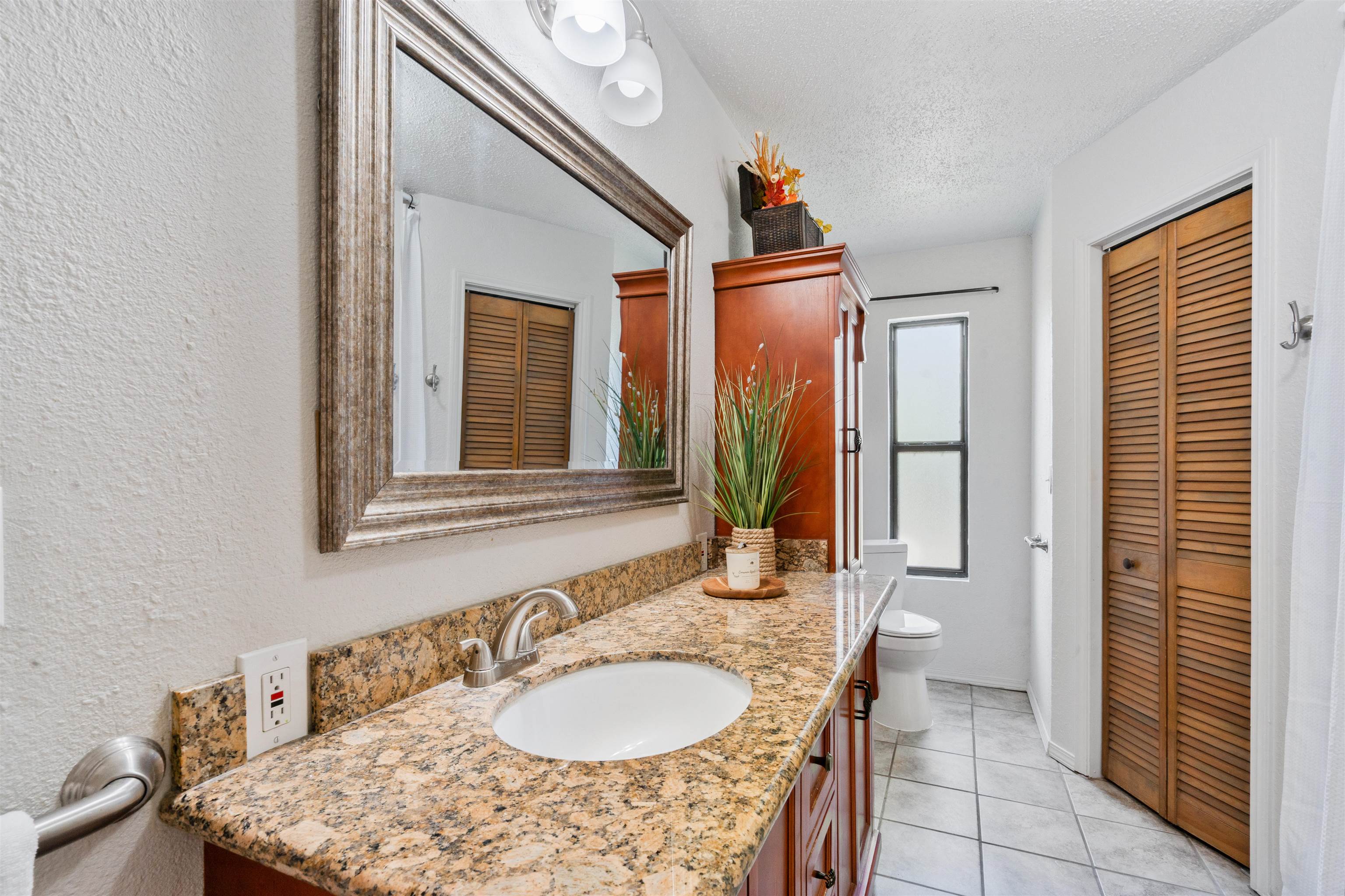 Image 19 of 37 For 1018 Fort Clark