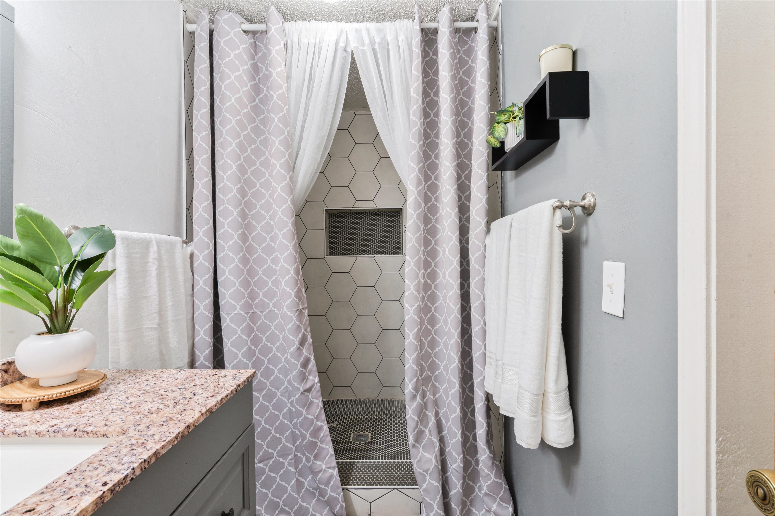 Image 23 of 37 For 1018 Fort Clark