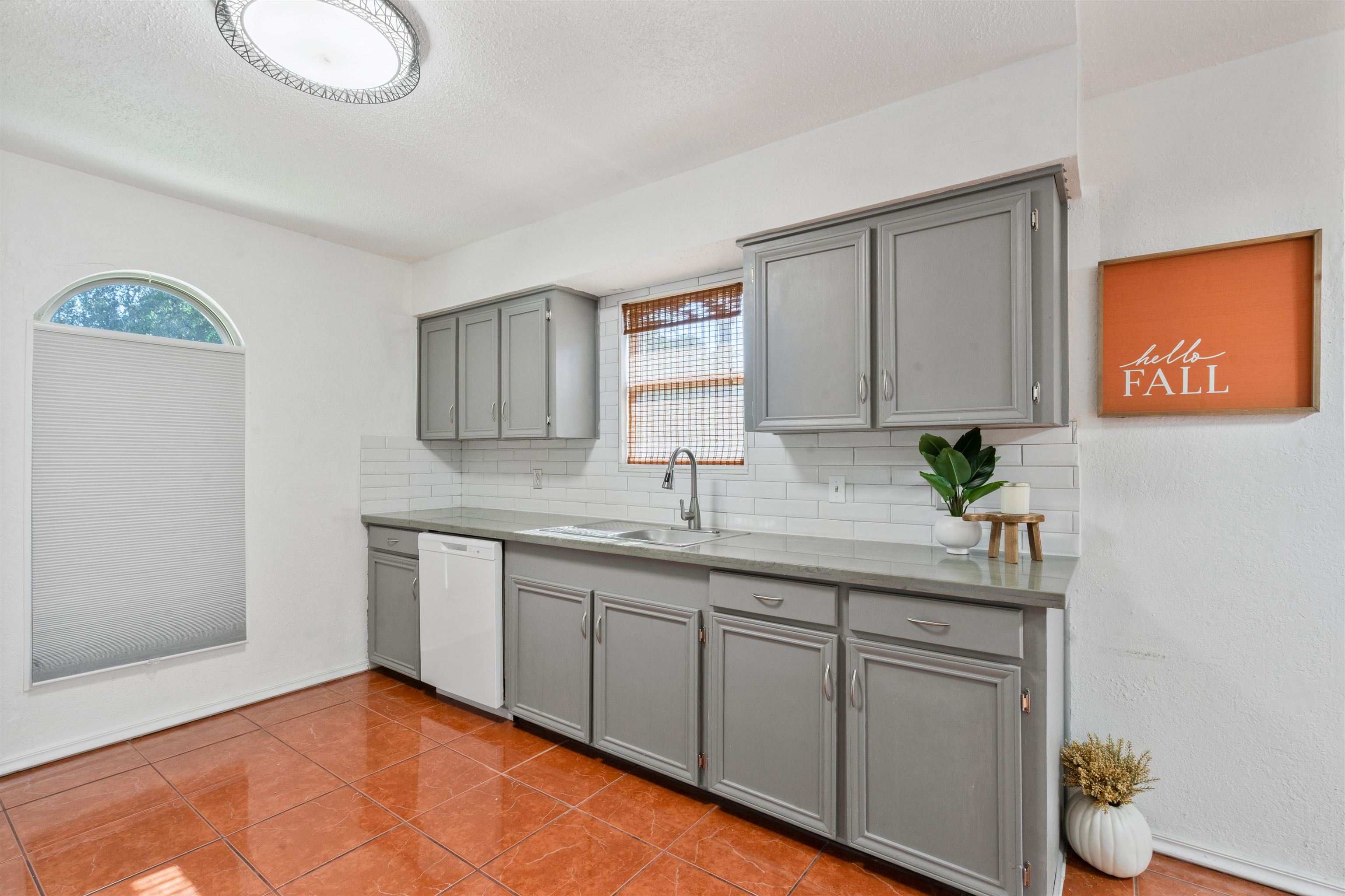 Image 5 of 37 For 1018 Fort Clark