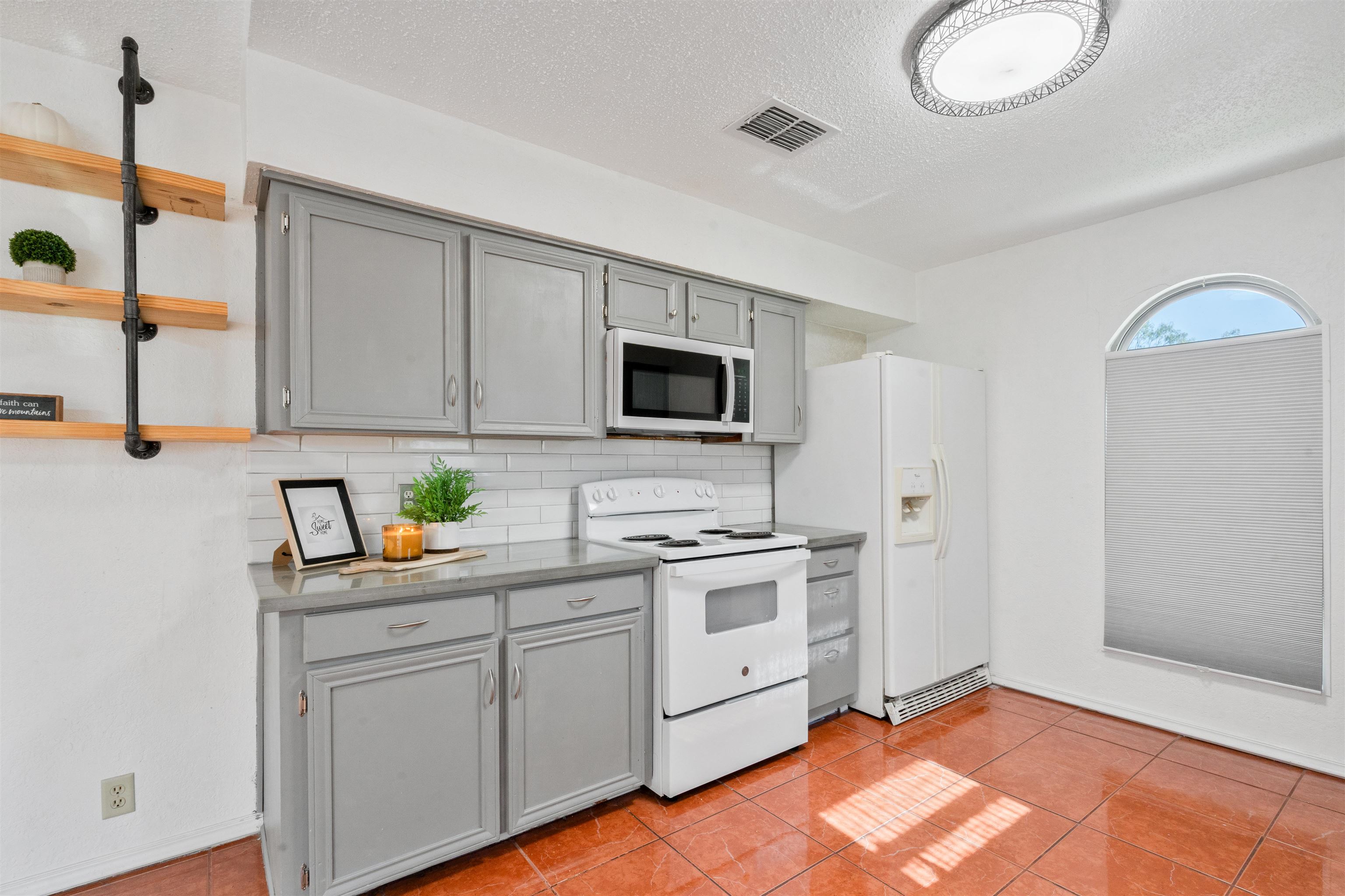 Image 6 of 37 For 1018 Fort Clark