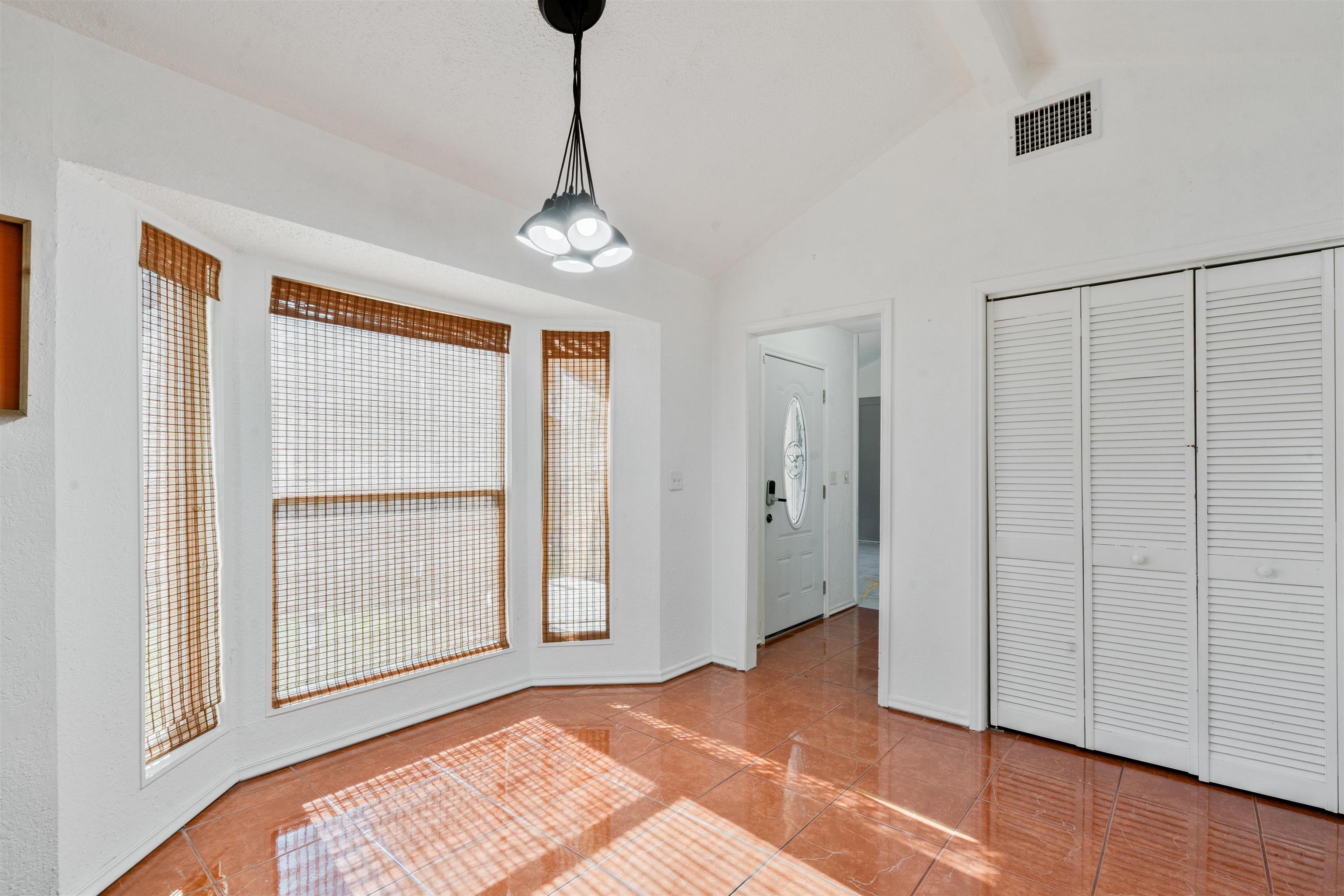 Image 8 of 37 For 1018 Fort Clark