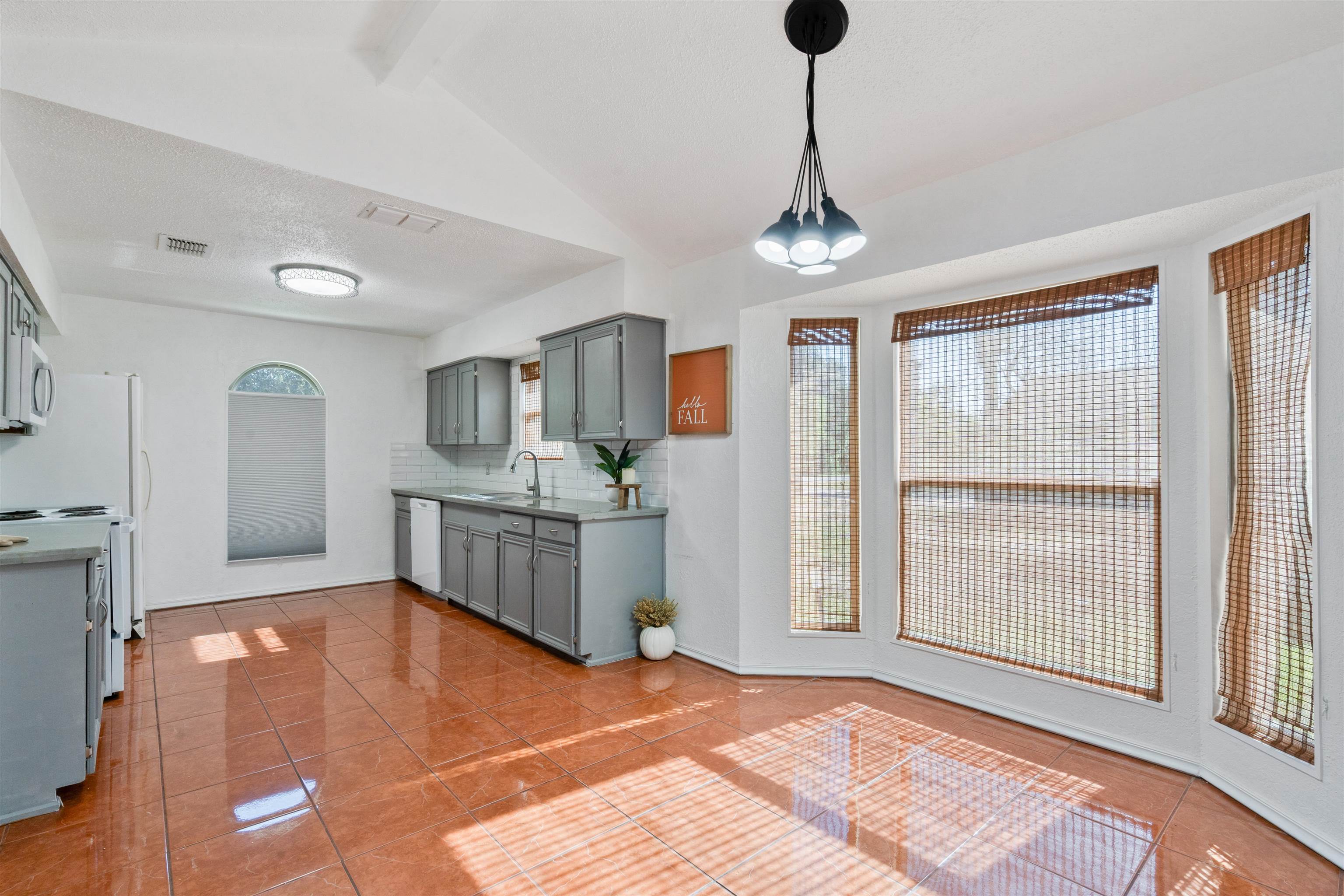 Image 9 of 37 For 1018 Fort Clark