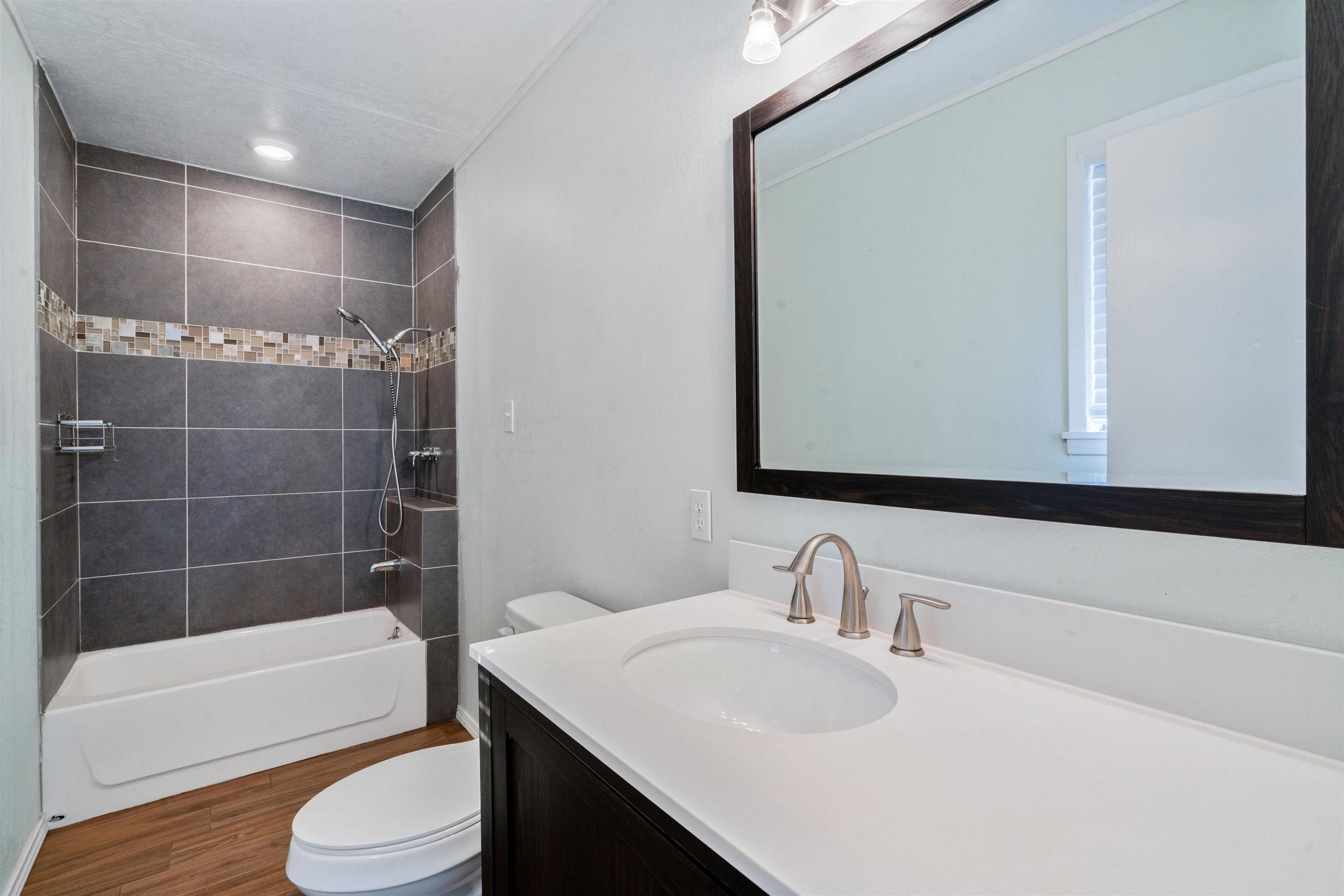 Image 17 of 21 For 1301 2nd E 