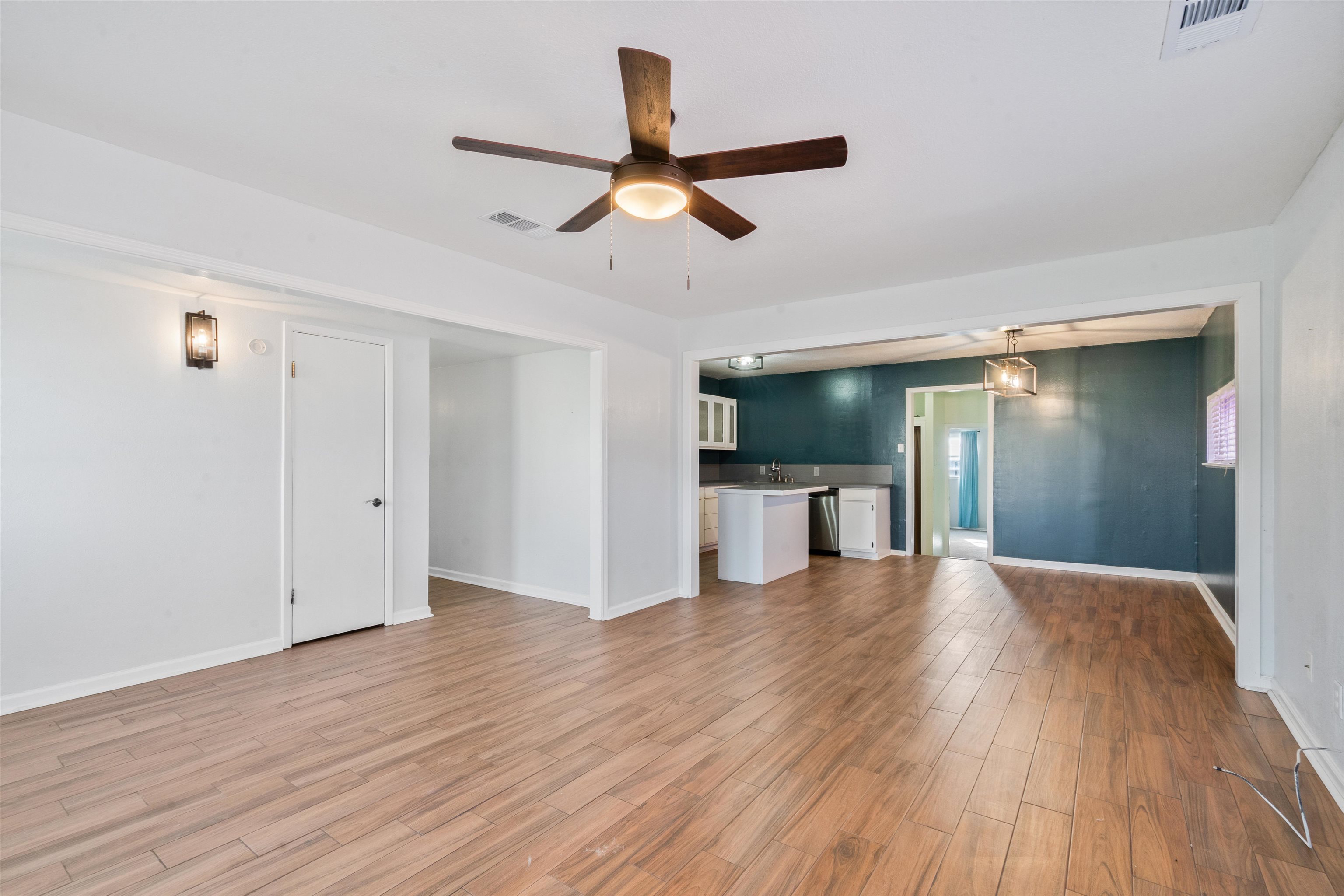 Image 5 of 21 For 1301 2nd E 