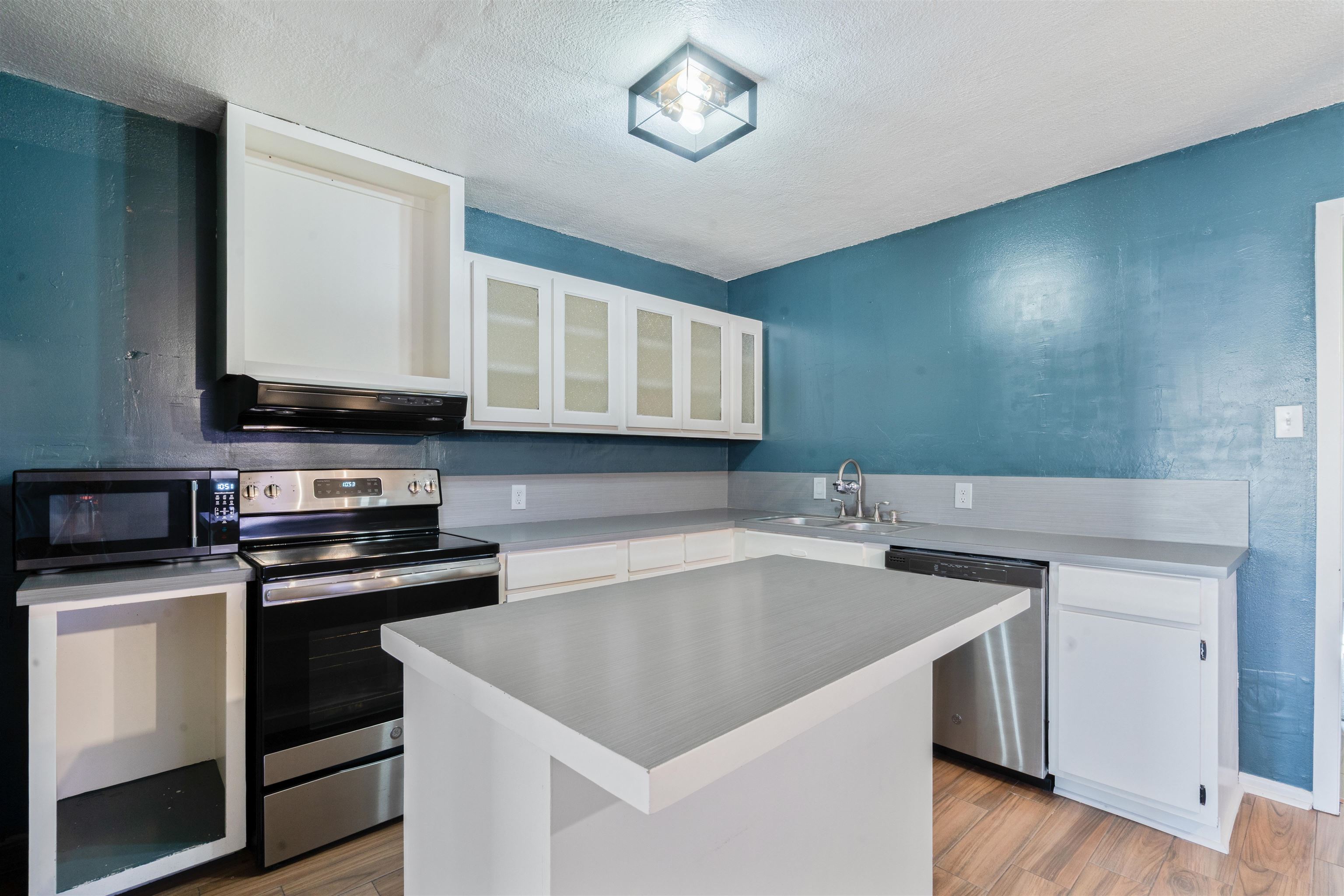 Image 8 of 21 For 1301 2nd E 