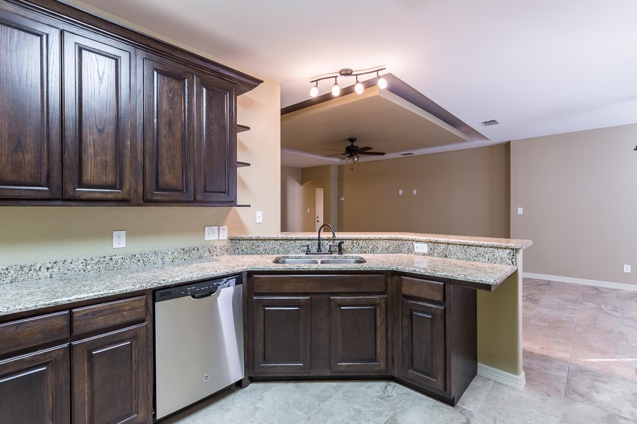 Image 11 of 24 For 300 Don Martin