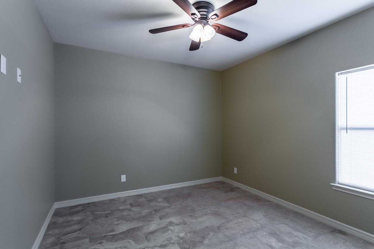 Image 13 of 24 For 300 Don Martin