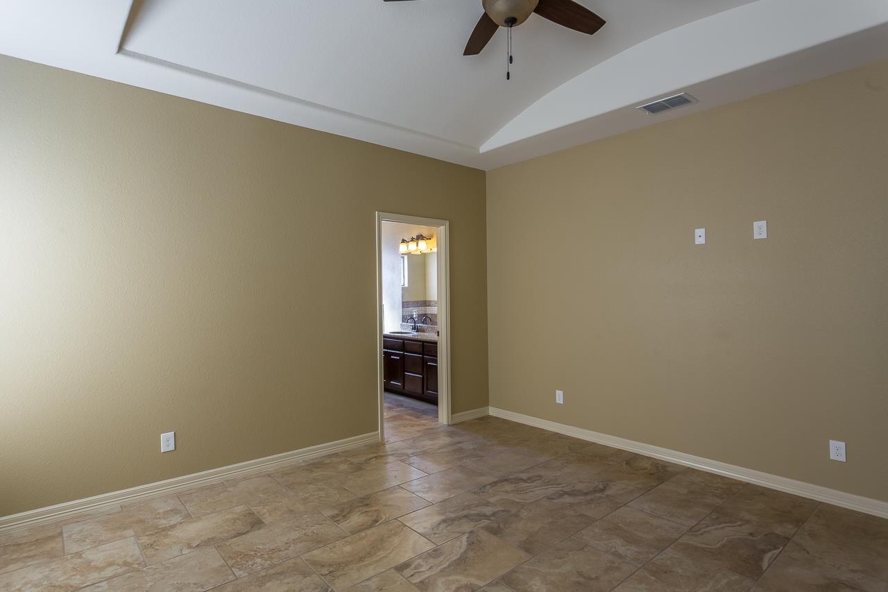 Image 18 of 24 For 300 Don Martin