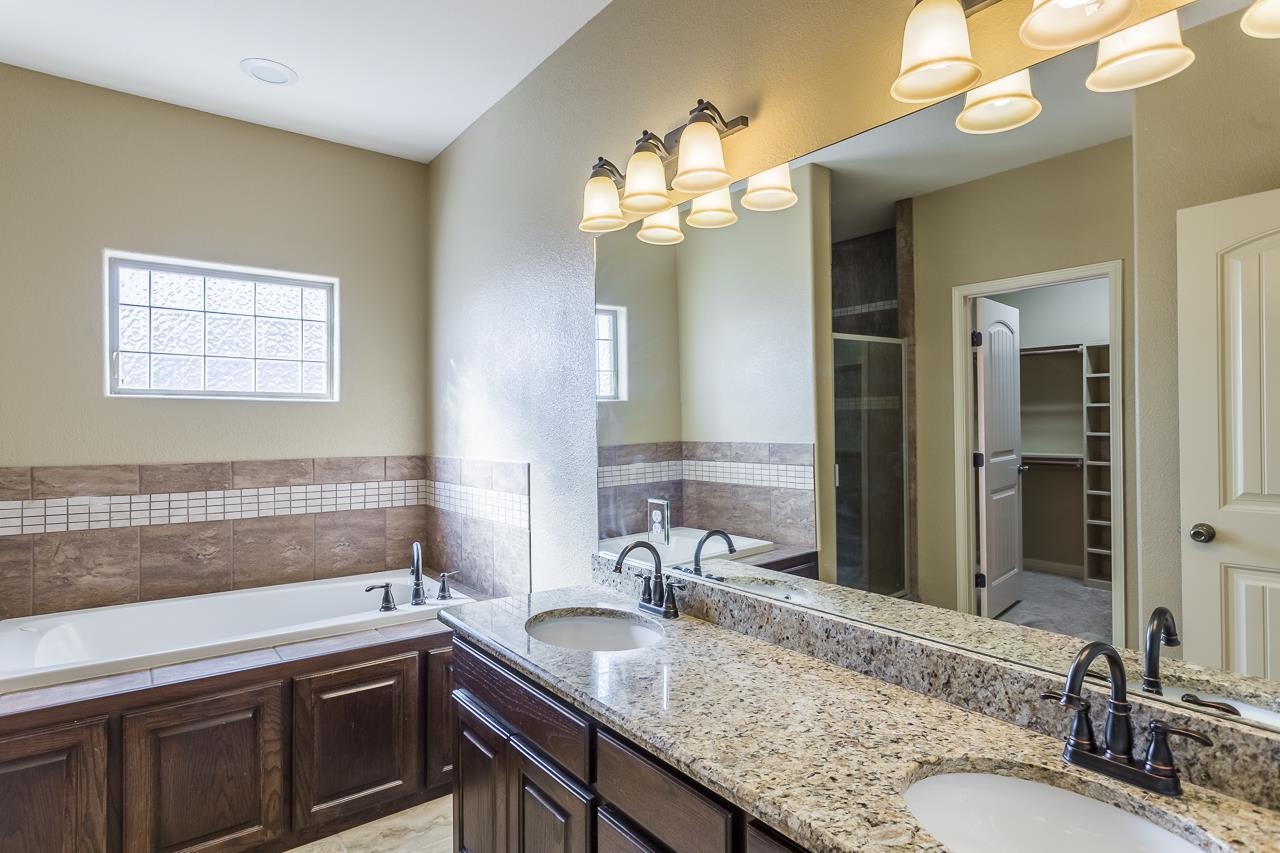 Image 19 of 24 For 300 Don Martin