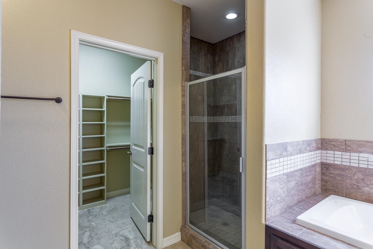 Image 20 of 24 For 300 Don Martin