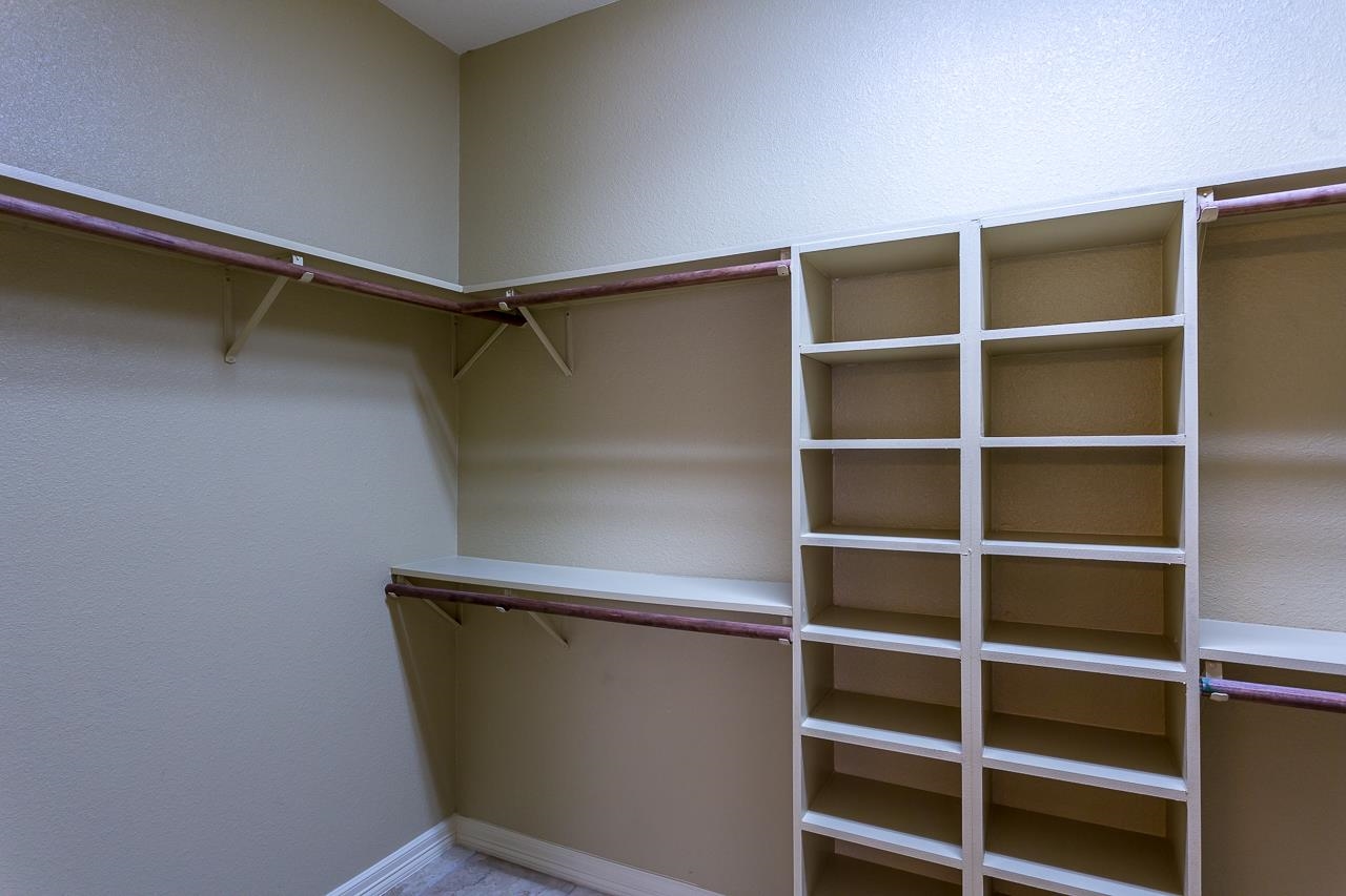 Image 21 of 24 For 300 Don Martin