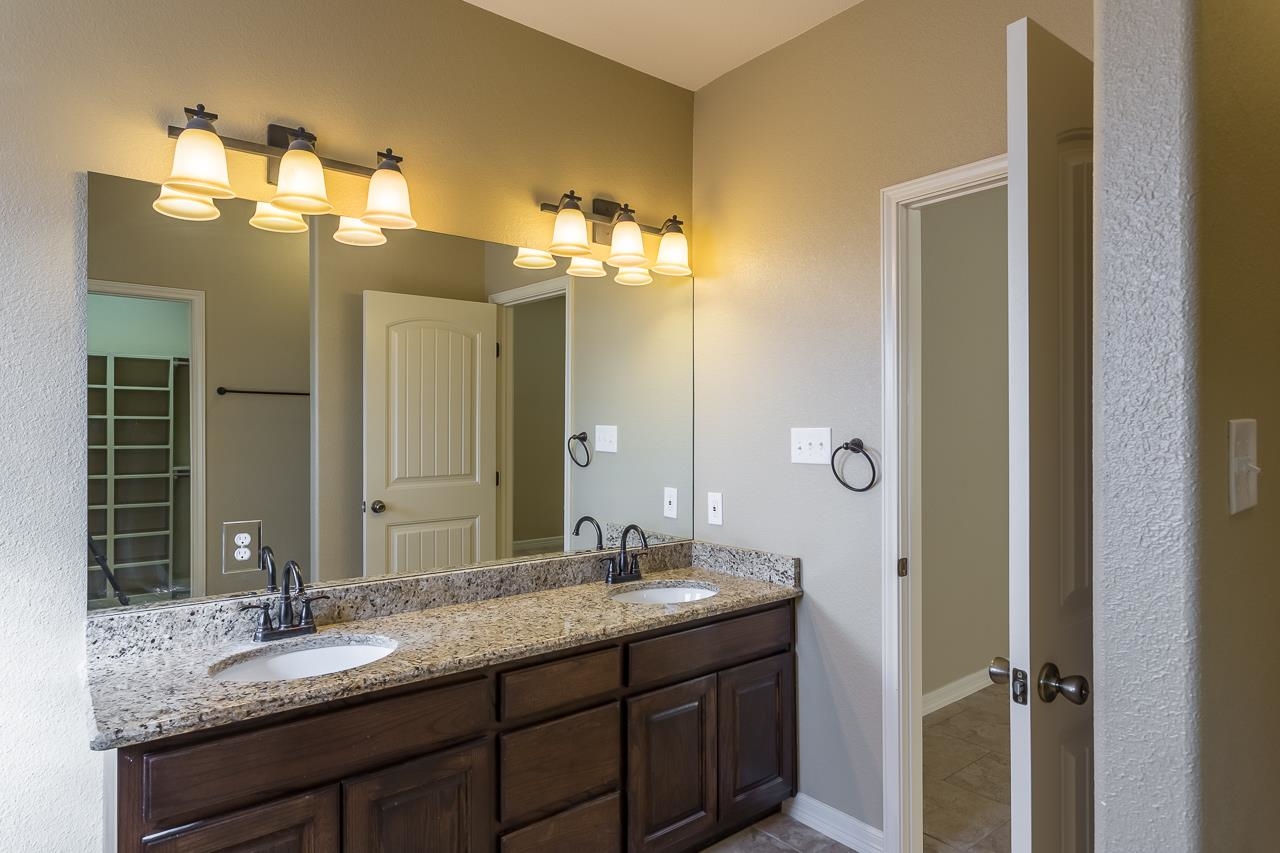 Image 22 of 24 For 300 Don Martin