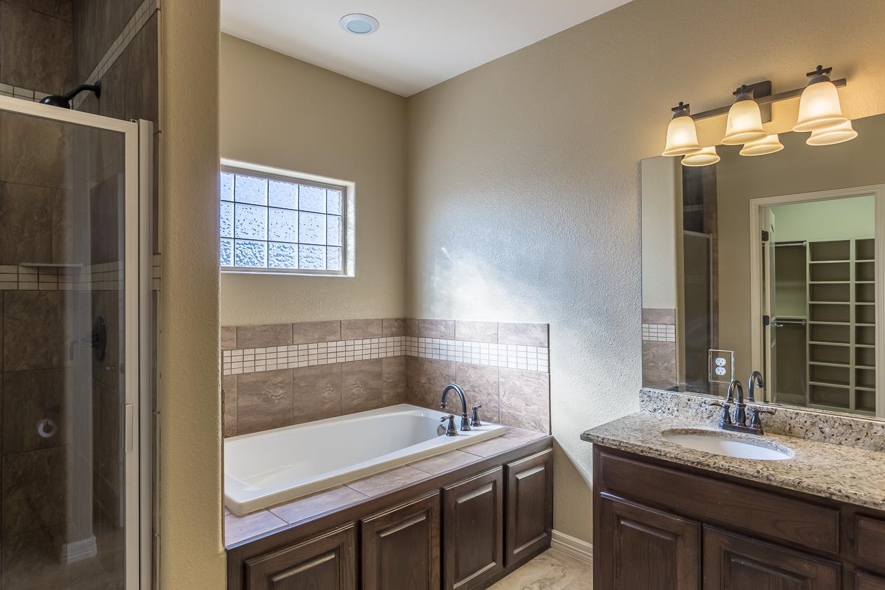 Image 23 of 24 For 300 Don Martin